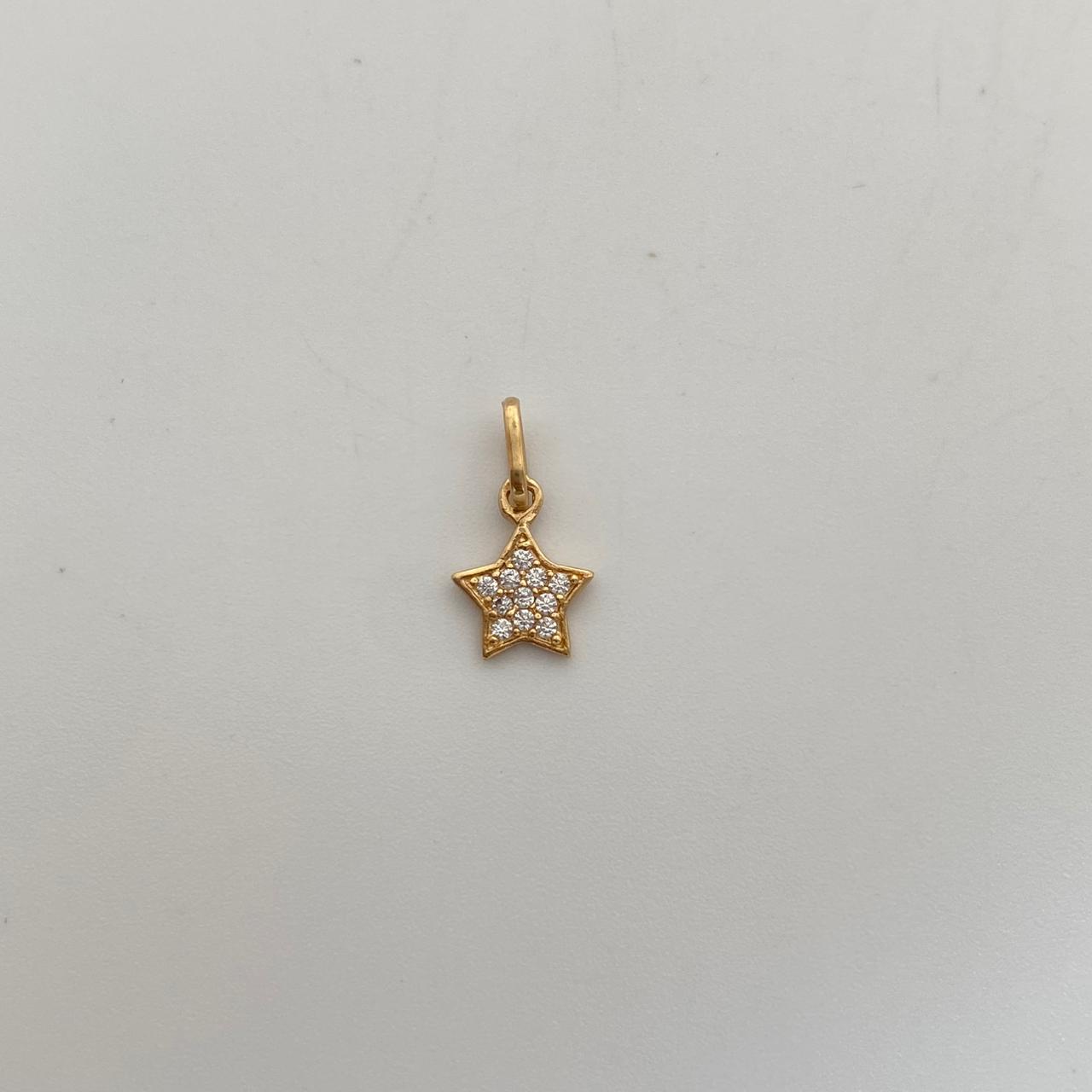 Dije Estrella Casting Oro amarillo 18k 0,6 Gr / 8,5 mm / 1,3 Cm