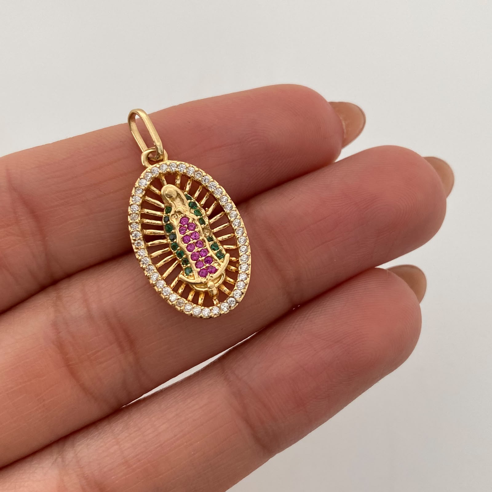 Dije Virgen de Guadalupe Casting Oro amarillo 18k 2,85 Gr / 13,3 mm / 2,6 Cm