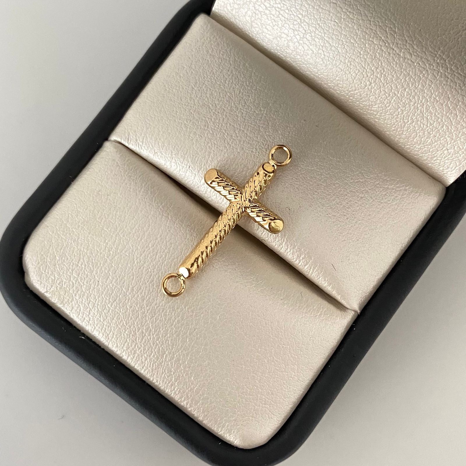 Herraje cruz diamantada Oro amarillo 18k 0,75 Gr / 2,7 Cm