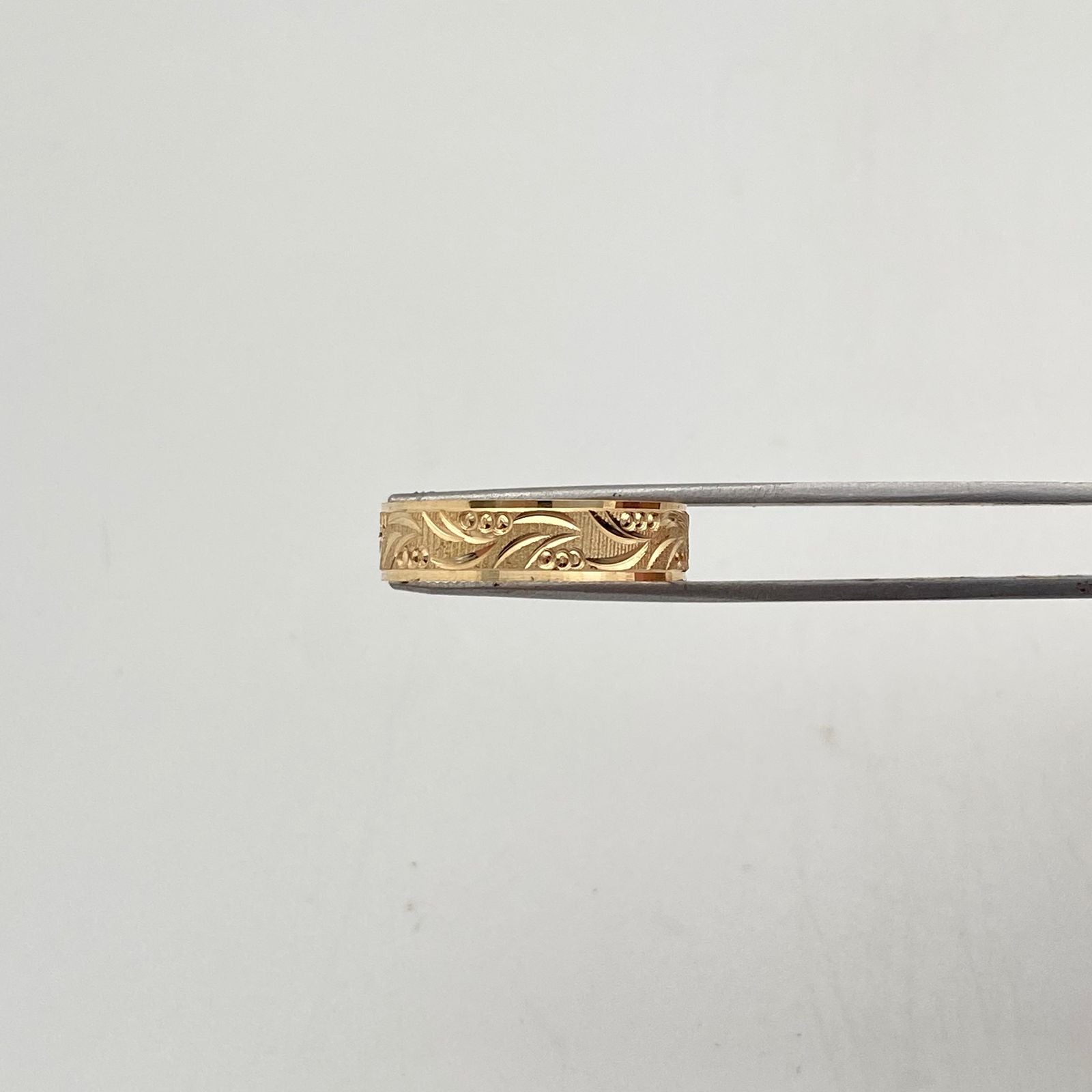 Anillo argolla diamantada  Oro amarillo 18k / Talla 5 1/2 / 2 Gr