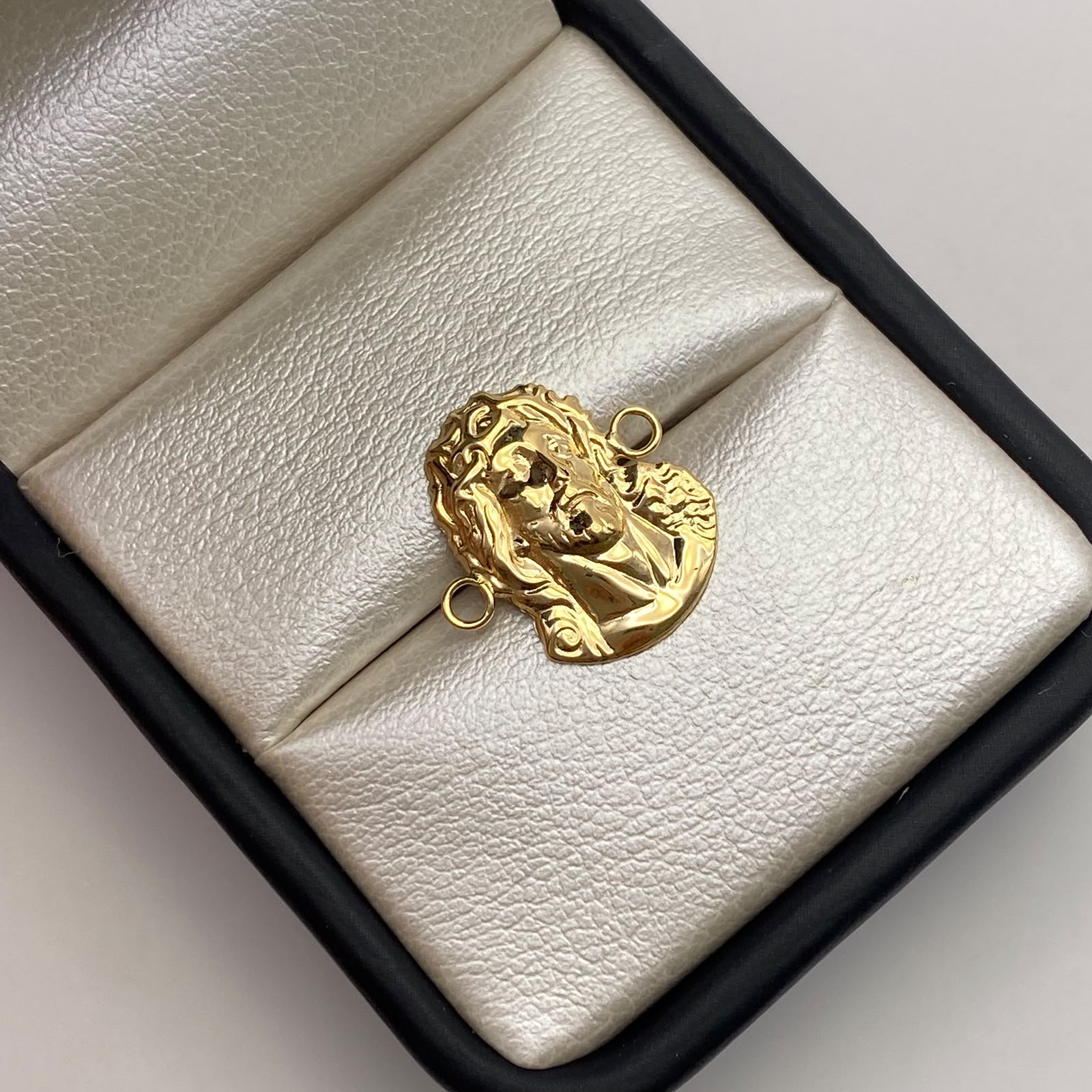 Herraje rostro jesus Oro amarillo 18k 1,02 Gr / 1,7 Cm
