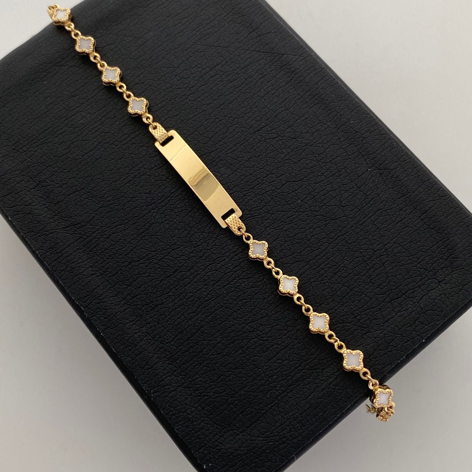 Pulso bebé It placa trebol v/c blanco Oro amarillo 18k +5 / 3,0 Gr / 15,5 Cm