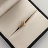 Anillo Solitario Oro amarillo 18k / Talla 6 1/2 / 1,6 Gr / 1,7 mm