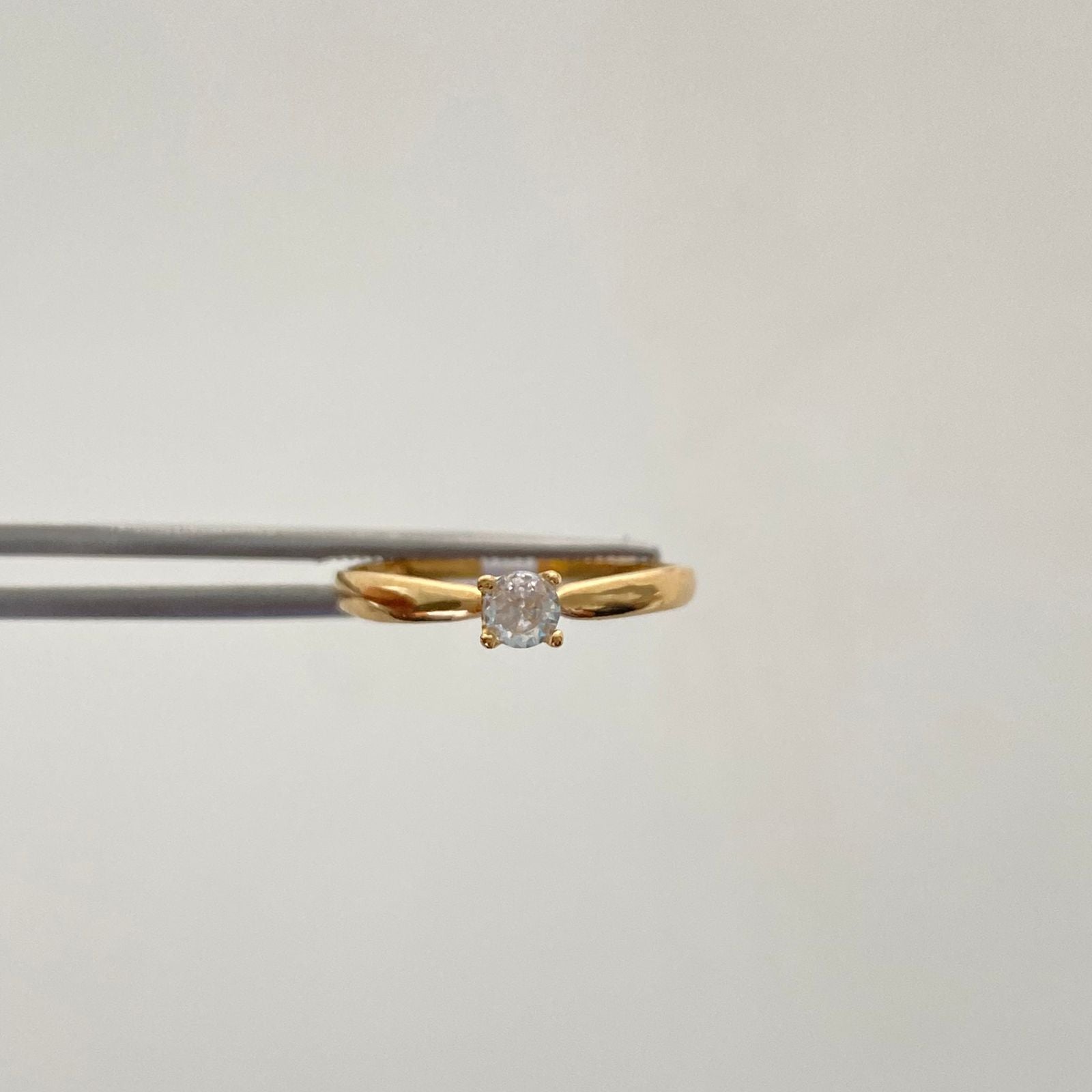 Anillo Solitario Oro amarillo 18k / Talla 6 / 1,15 Gr / 2,1 mm