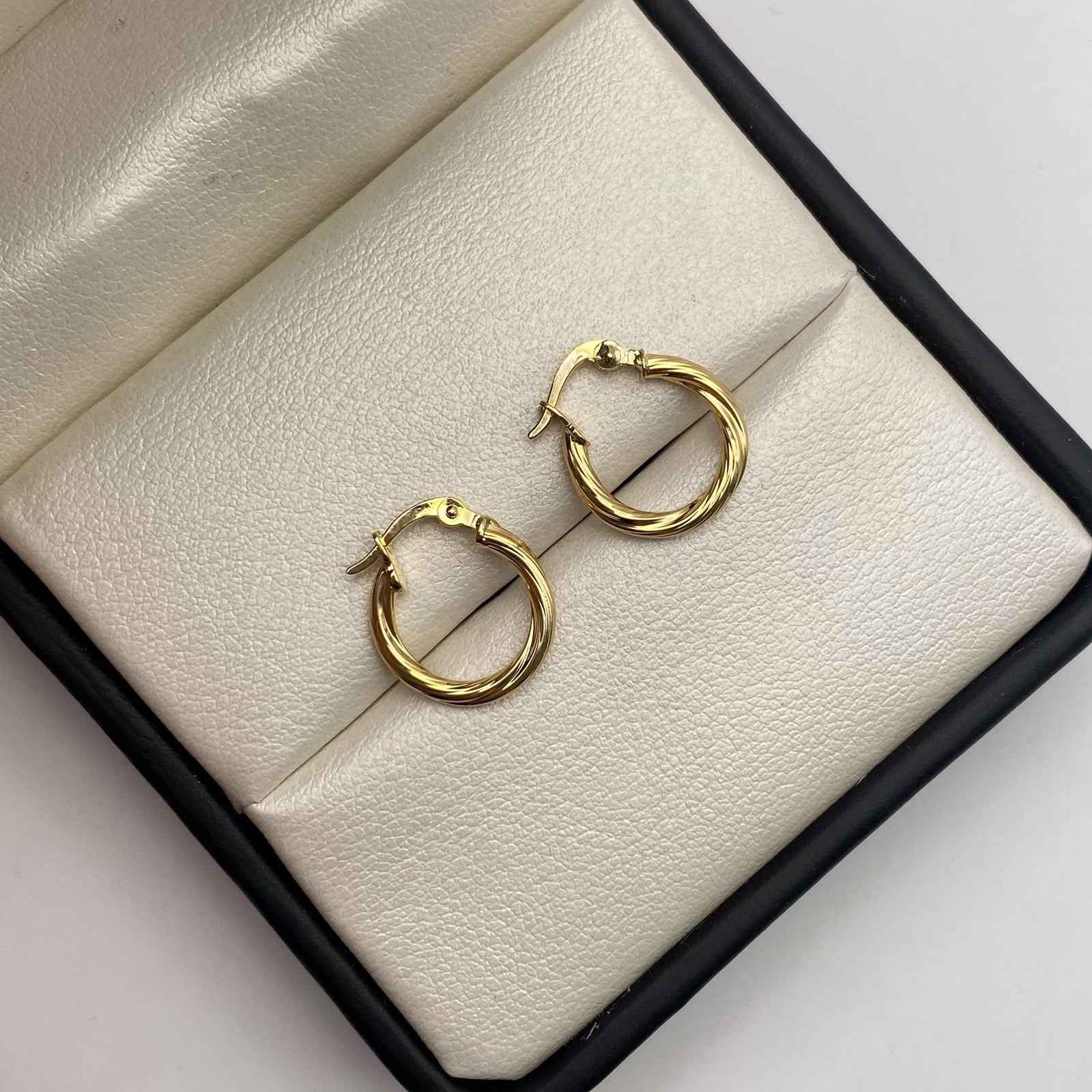 Candonga entorchado lineal Oro amarillo 18k 1,17 Gr / 1,5 Cm