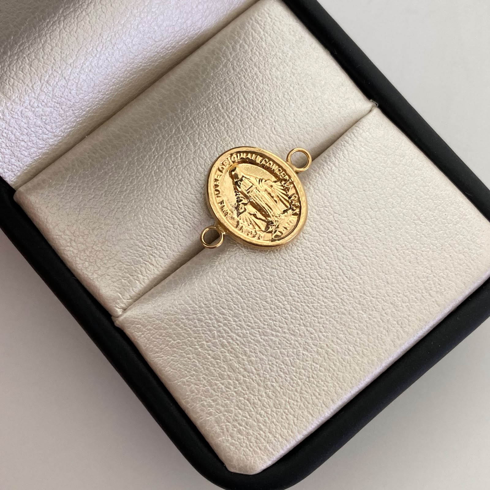 Herraje Virgen Milagrosa Oro amarillo 18k 0,8 Gr / 1,7 Cm