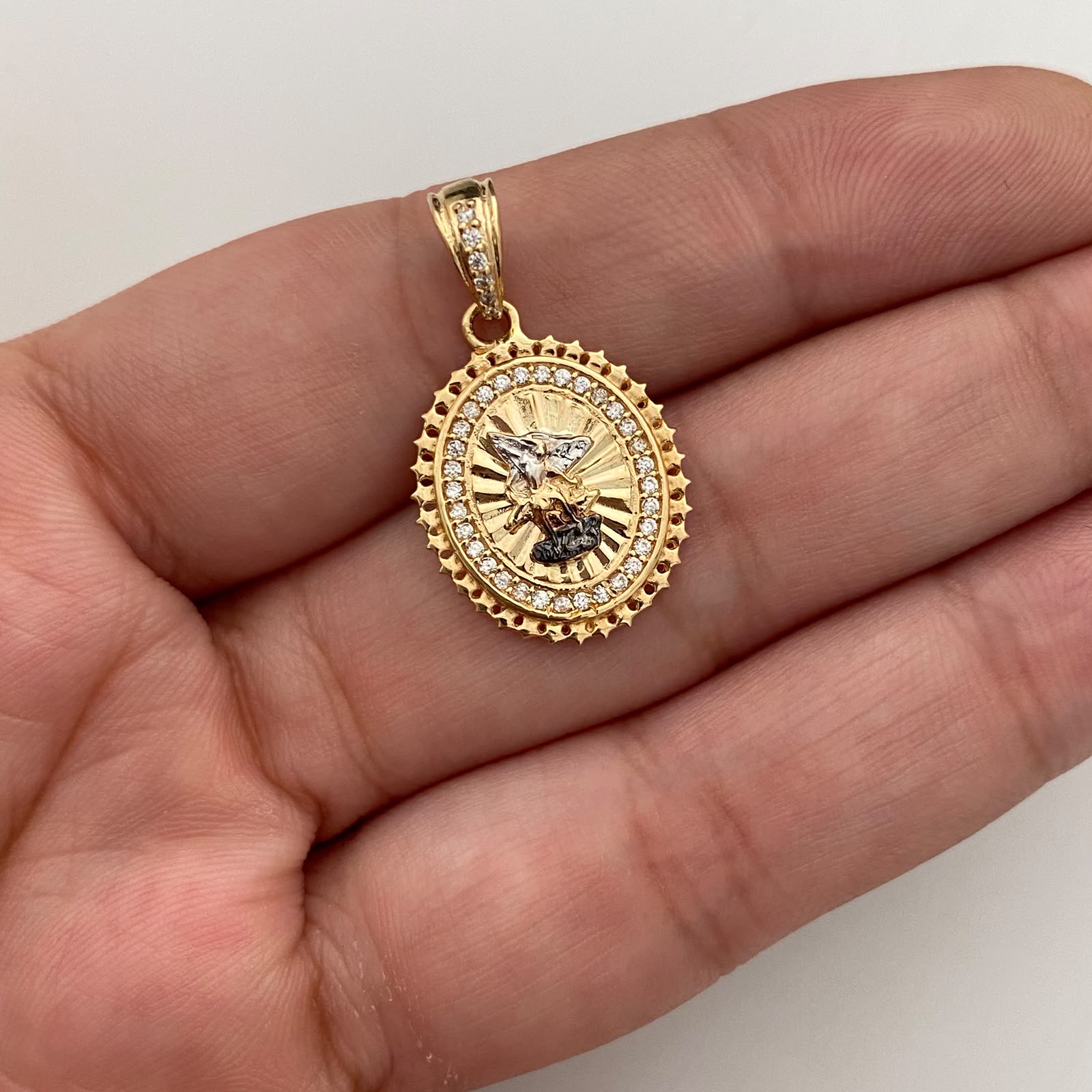 dije redondo casting blanco san miguel arcnagel oro amarillo 18k 2,9 gr / 15,9 mm / 2,6 cm