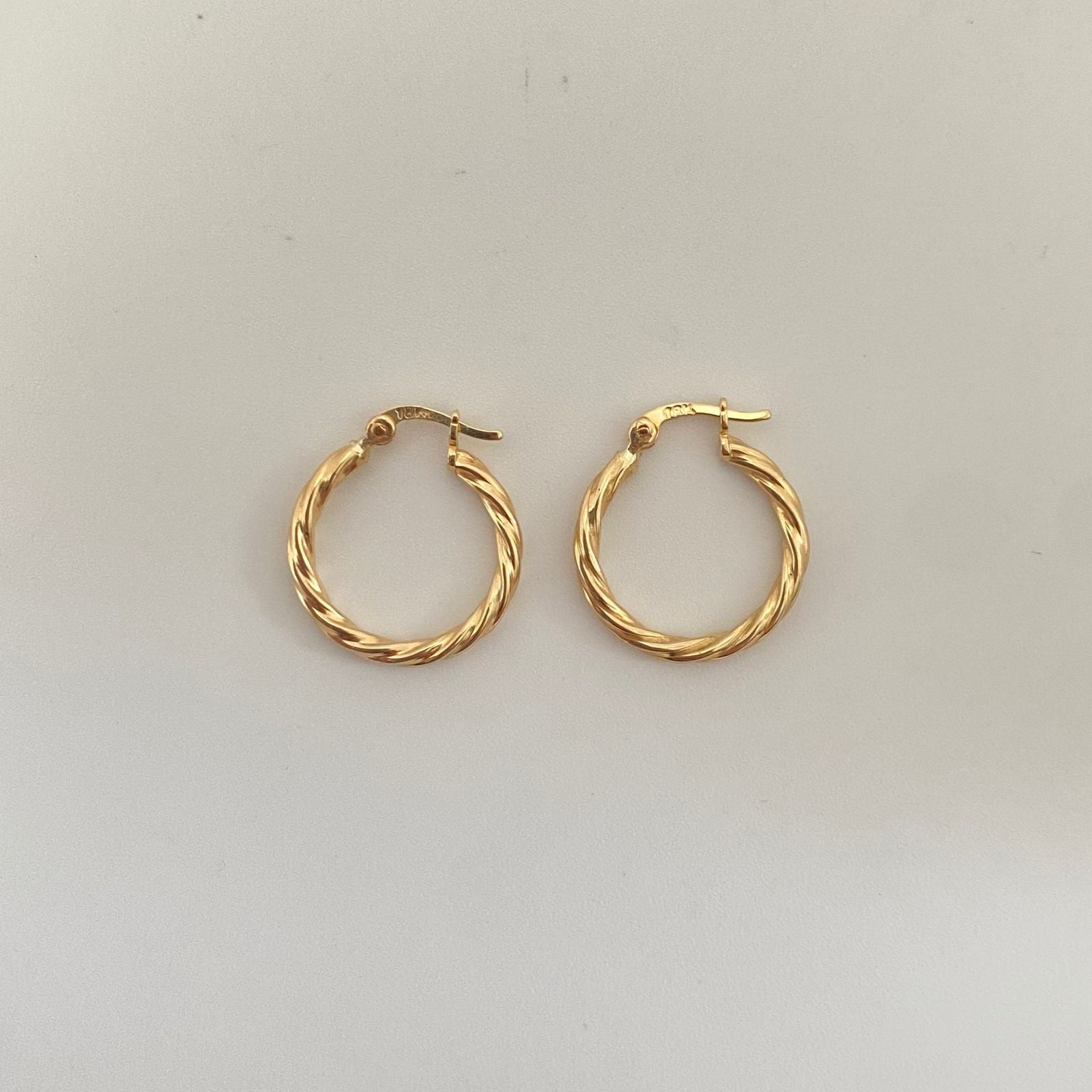Candonga entorchada tipo trenzada Oro amarillo 18k 1,2 Gr / 2,0 Cm