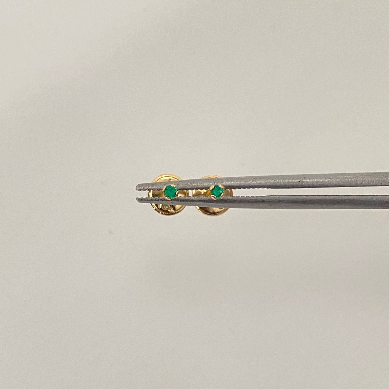 Topos circón verde Oro amarillo 18k 0,4 Gr / 2,4 mm