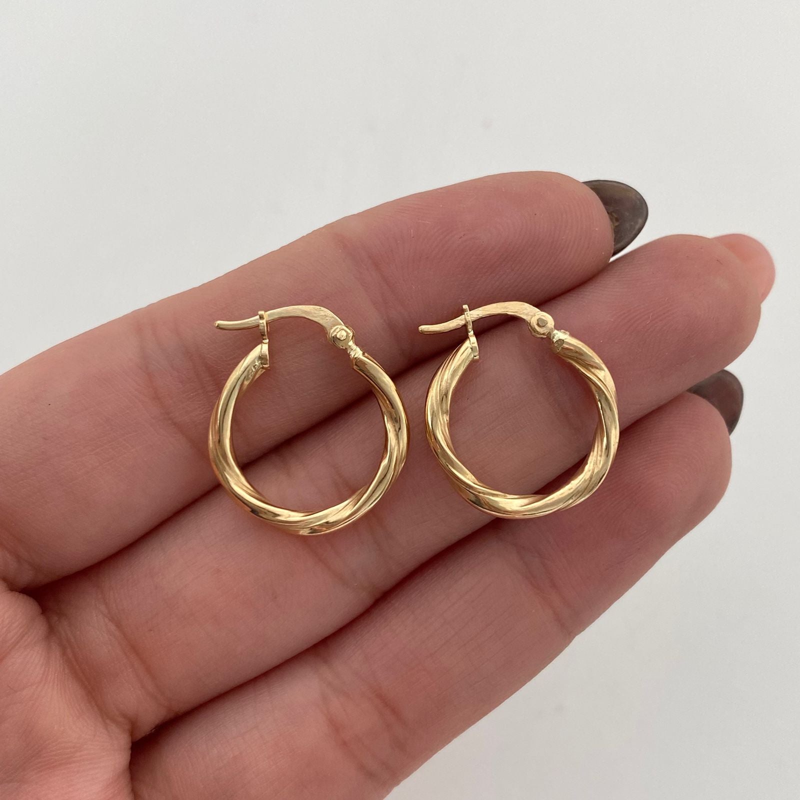 Candonga Entorchada Oro amarillo 18k 1,15 Gr / 1,5 Cm