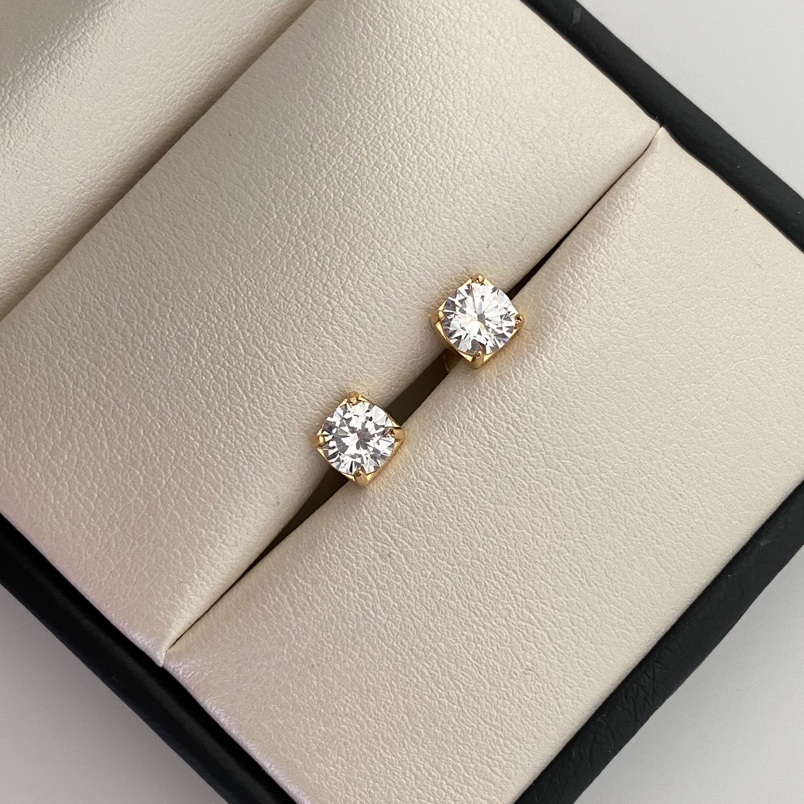Topos Circon blanco Oro amarillo 18k 1,1 Gr / 6 mm