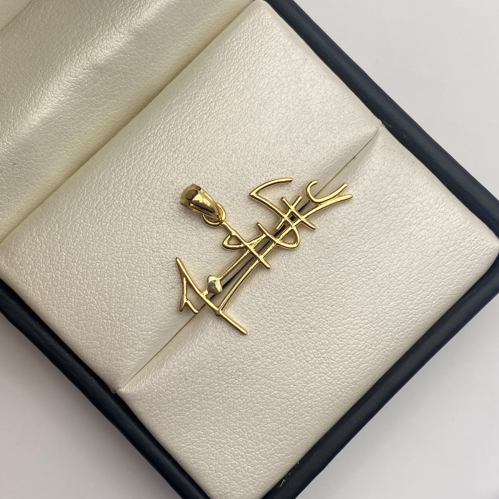 Dije It Dije firma (POR FABRICACION) Oro amarillo 18k 3,6 Gr / 3 Cm
