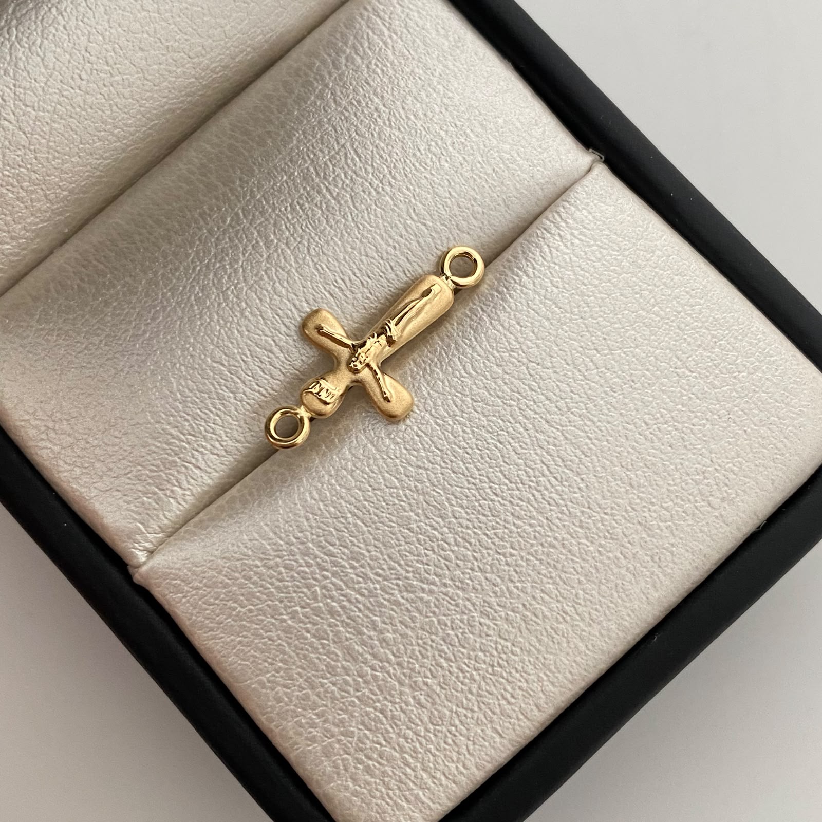 Herraje Cruz Cristo Oro amarillo 18k 0,4 Gr / 2 Cm