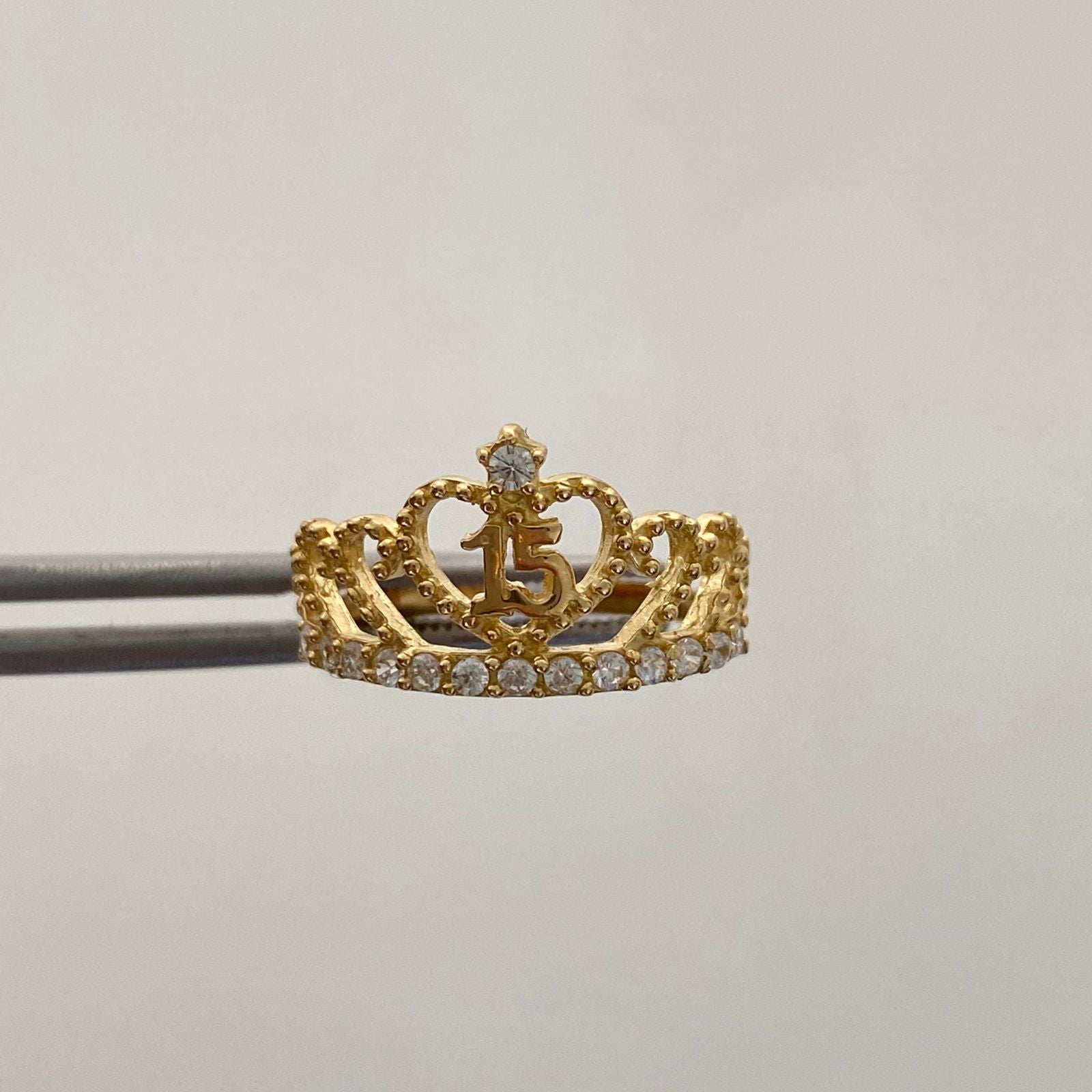 Anillo 15 Corona circones blancos Oro amarillo 18k / Talla 6 / 2,65 Gr