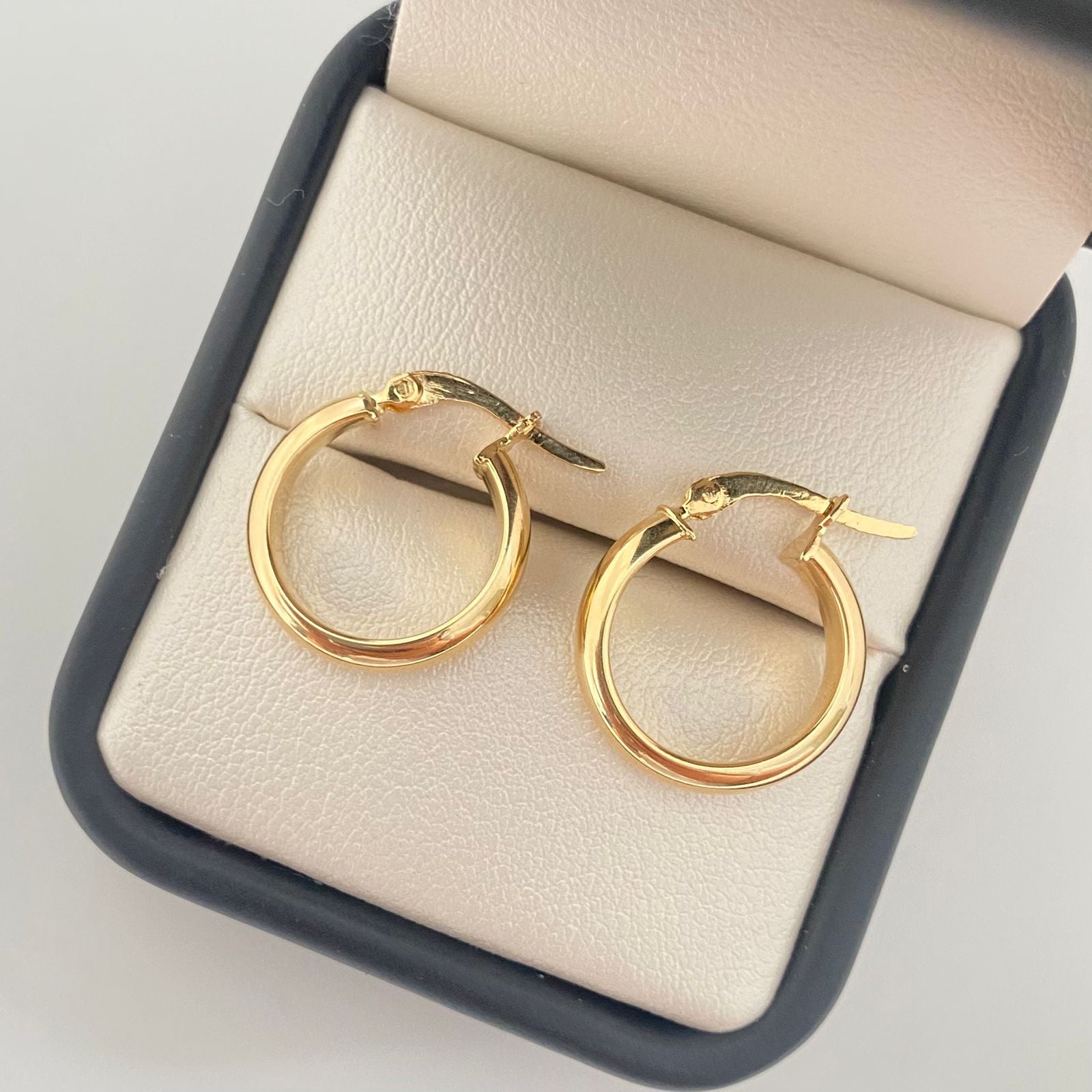 Candonga lisa Oro amarillo 18k 2,25 Gr / 1,8 Cm