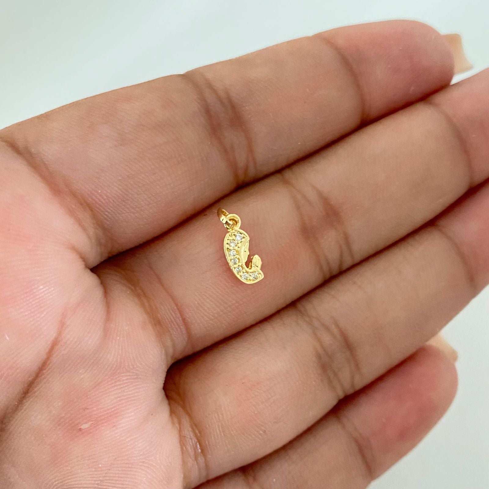Dije silueta mini virgen orando casting Oro amarillo 18k 0,35 Gr / 1,3 Cm