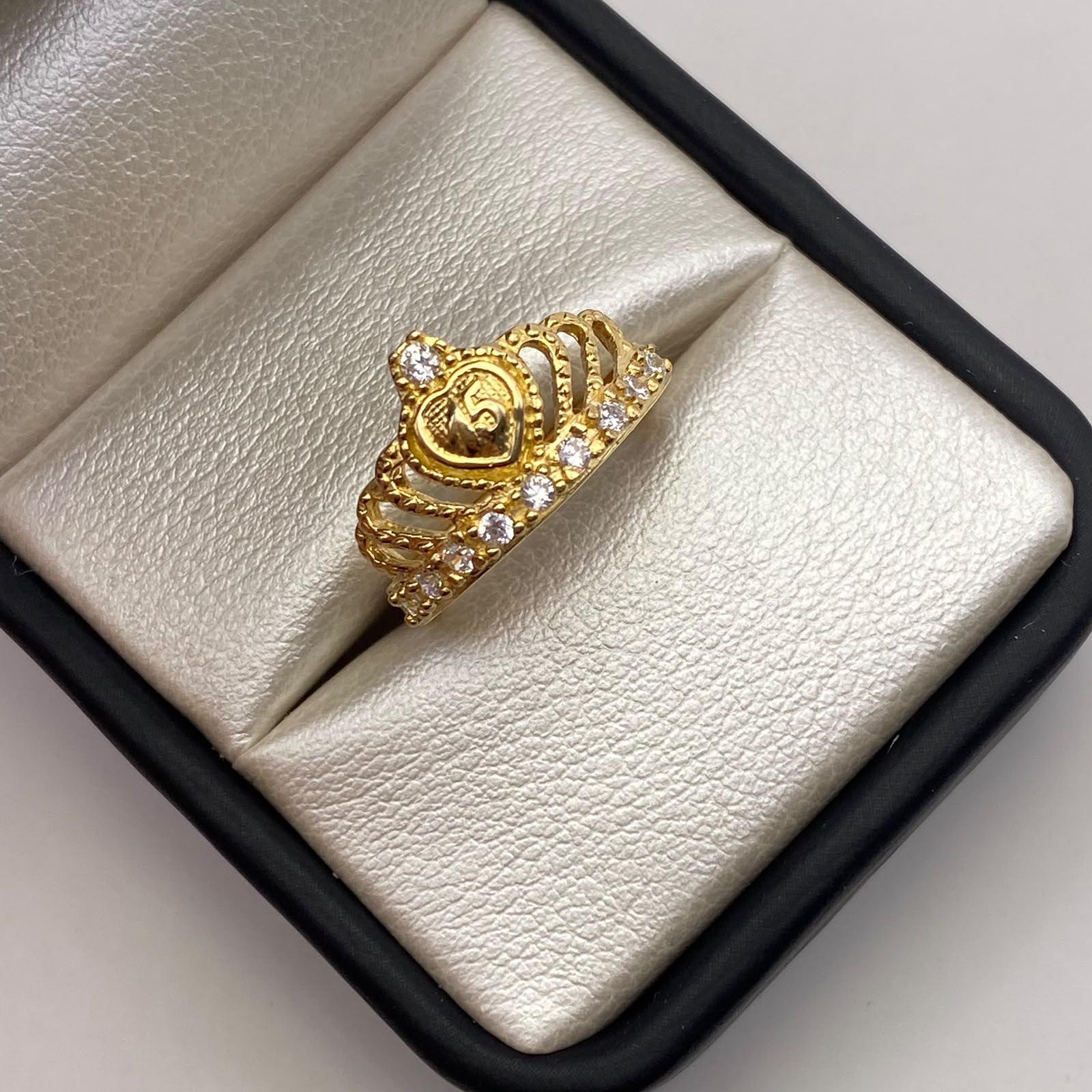 Anillo 15 Circones  blancos Oro amarillo 18k / Talla 6 1/2 / 3,52 Gr