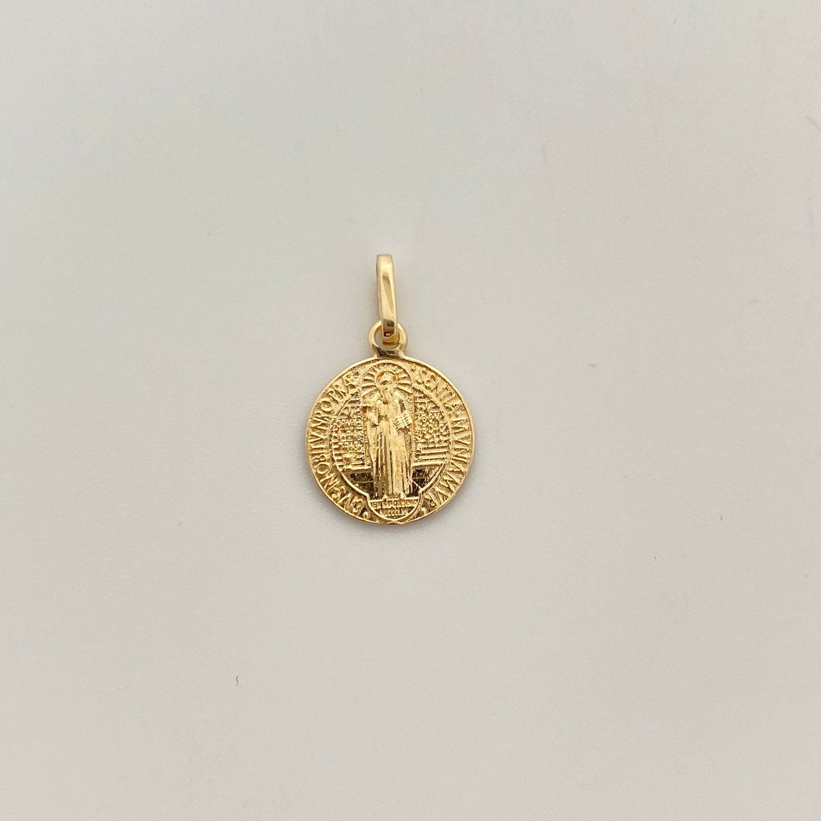 Dije San Benito Oro amarillo 18k 1,3 Gr / 13,1 mm / 2 Cm
