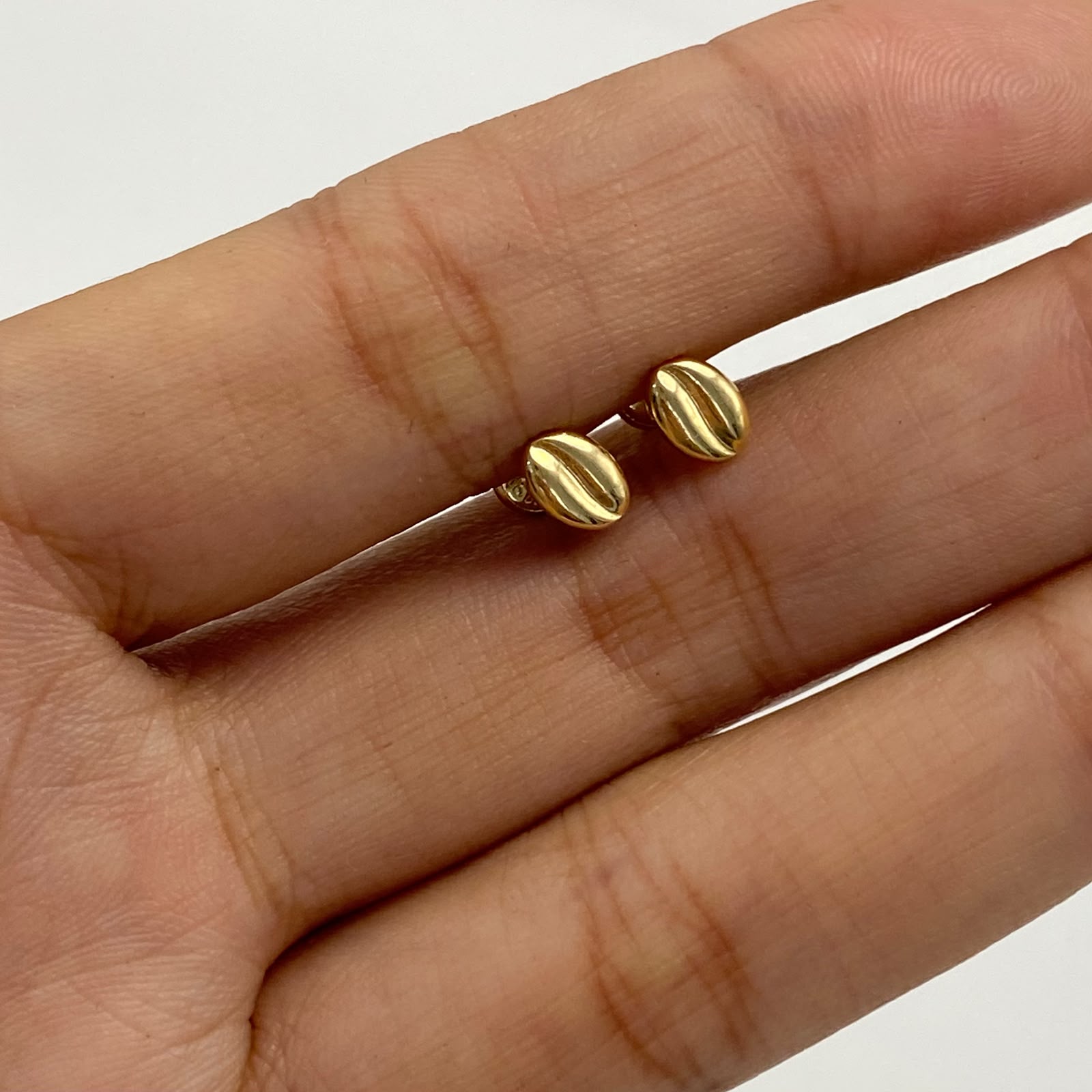 Topos grano cafe  Oro amarillo 18k 0,50 Gr / 4,3 mm