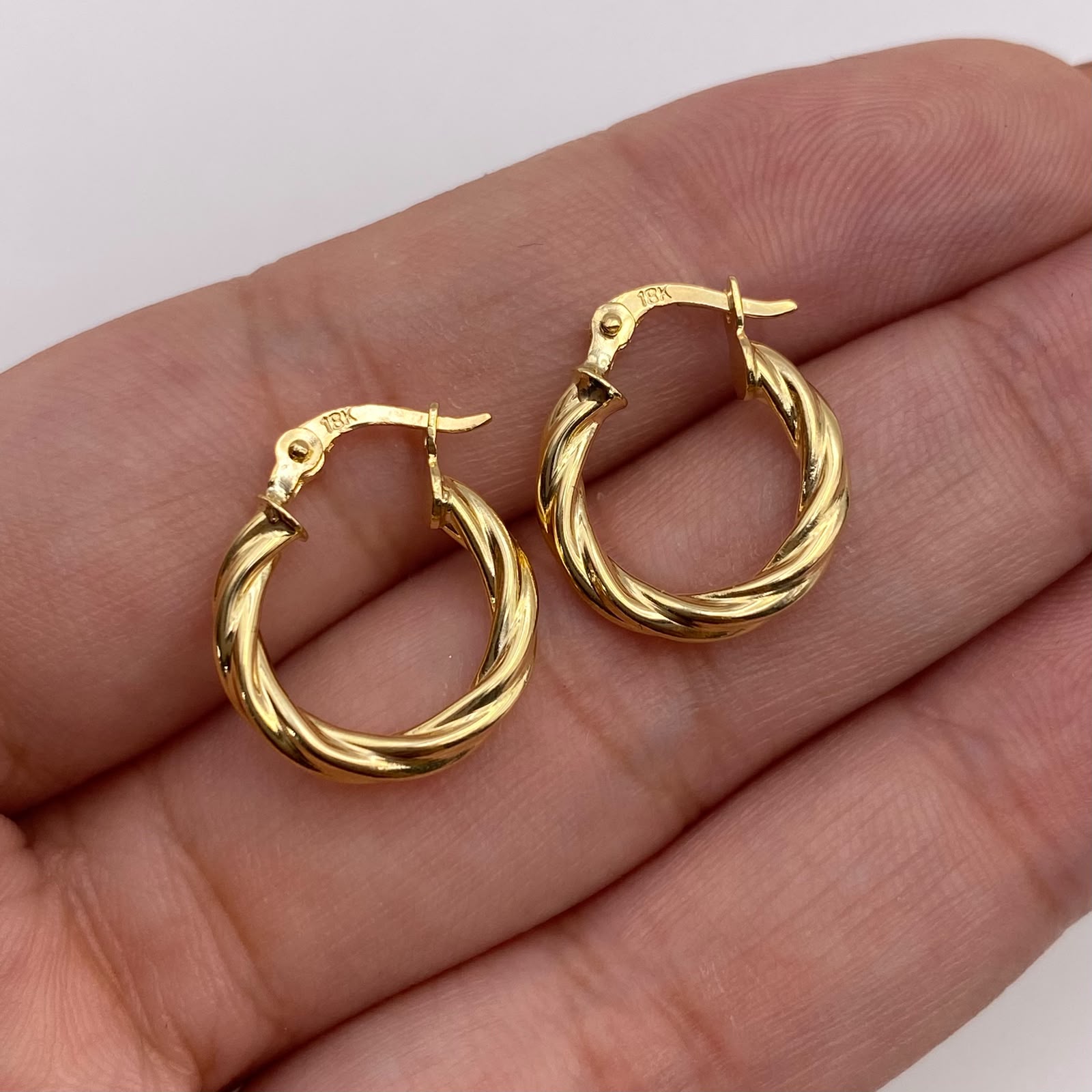Candonga Entorchada Oro amarillo 18k 1,32 Gr / 1,6 Cm
