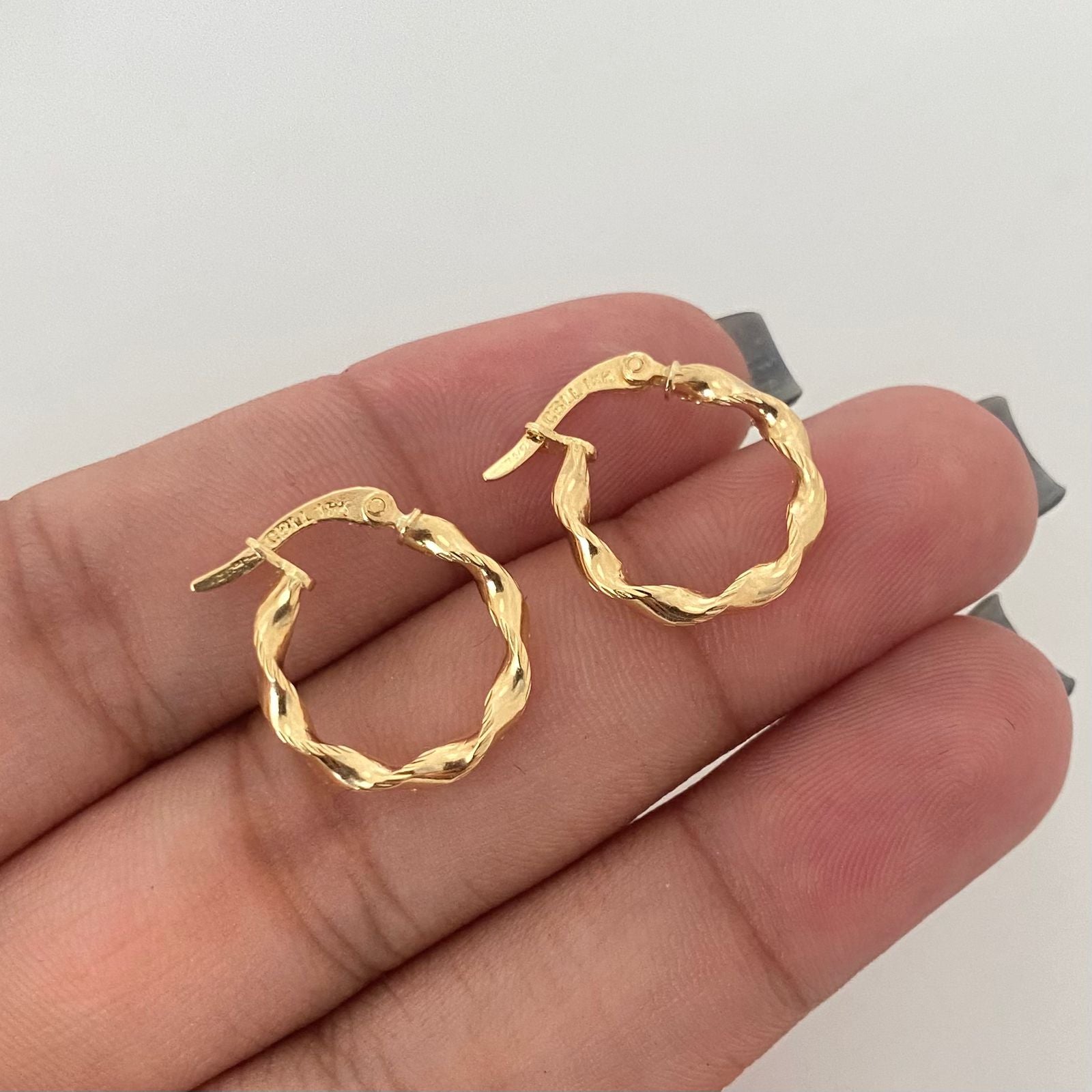 Candonga entorchada ondas lineas Oro amarillo 18k 1,3 Gr / 1,8 Cm