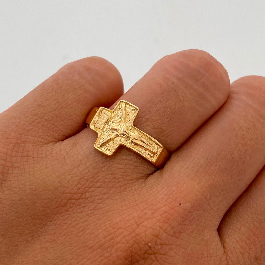Anillo Cruz Cristo Oro amarillo 18k / Talla 9 1/2 / 3,35 Gr / 3,8 mm