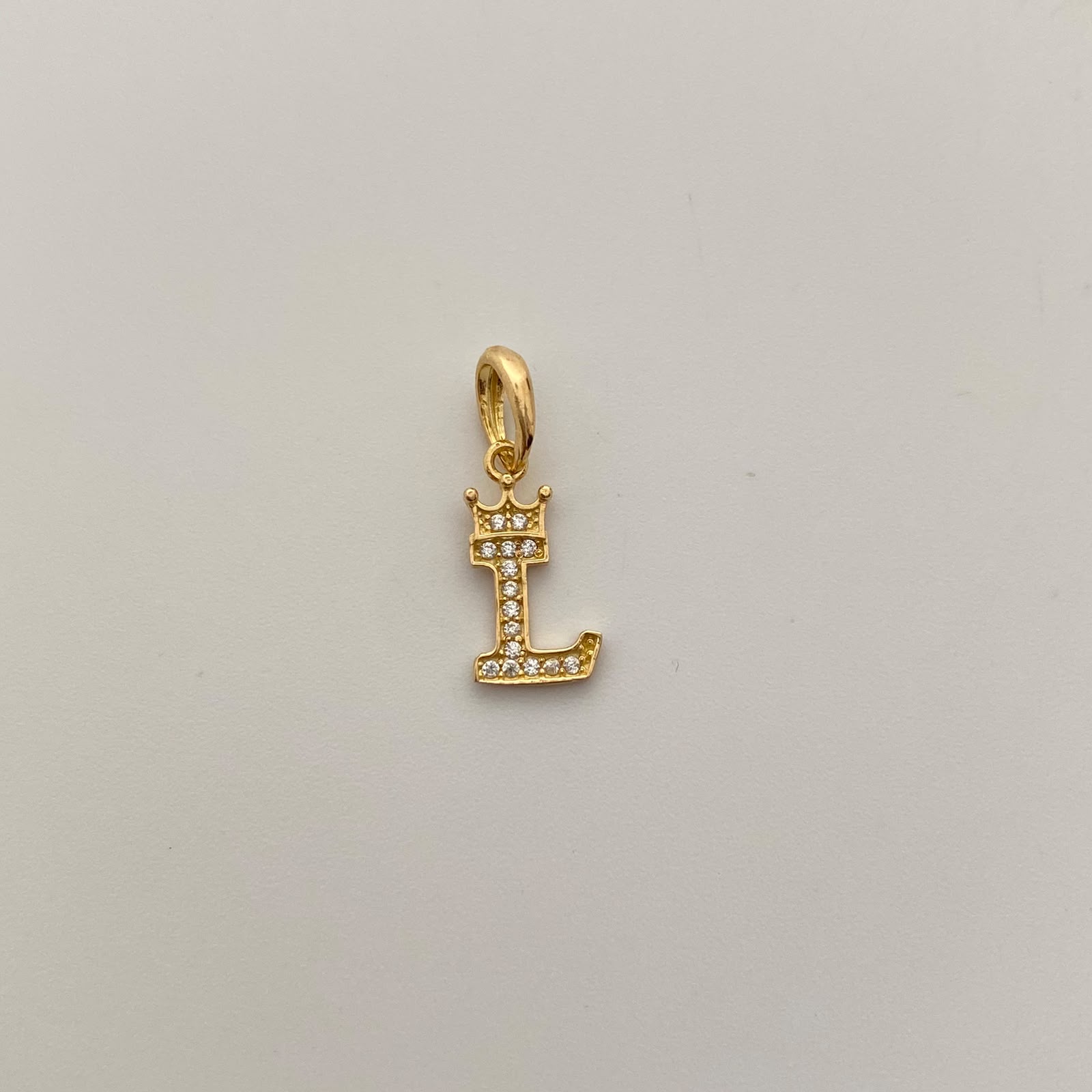 Dije Letra L Casting Oro amarillo 18k 0,75 Gr / 7,5 mm / 2 Cm