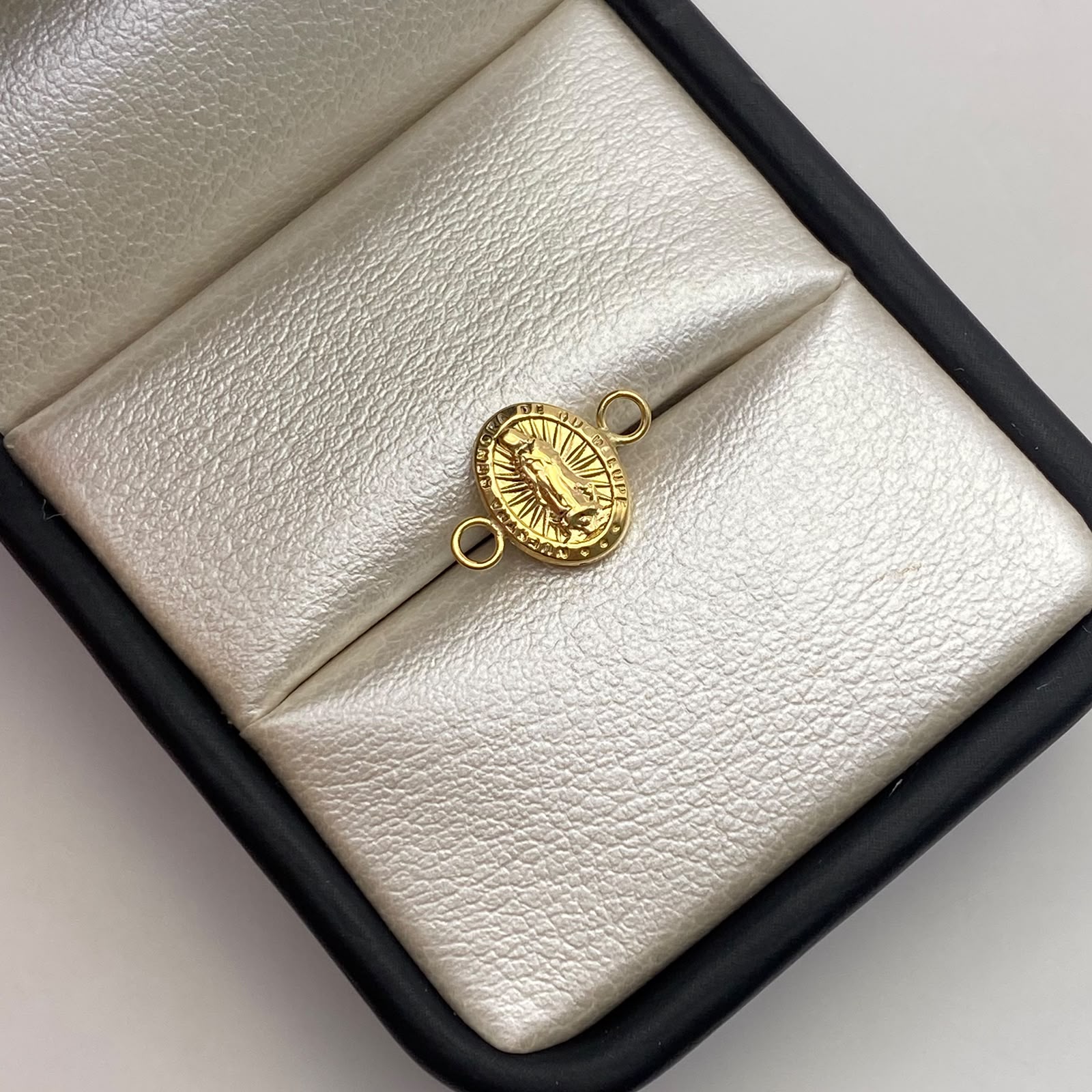 Herraje virgen guadalupe Oro amarillo 18k 0,39 Gr / 1,4 Cm