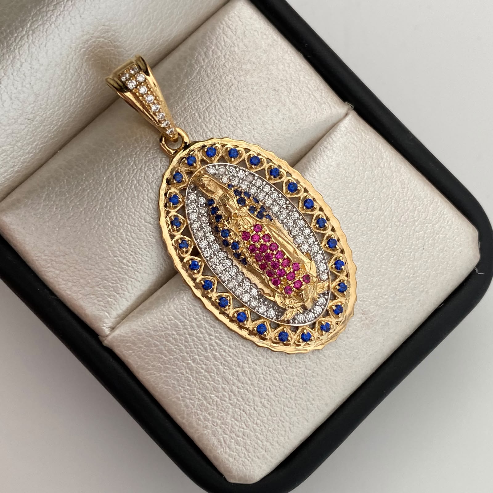Dije Virgen de Gaudalupe Casting Oro amarillo 18k 5,55 Gr / 20 mm / 4,1 Cm