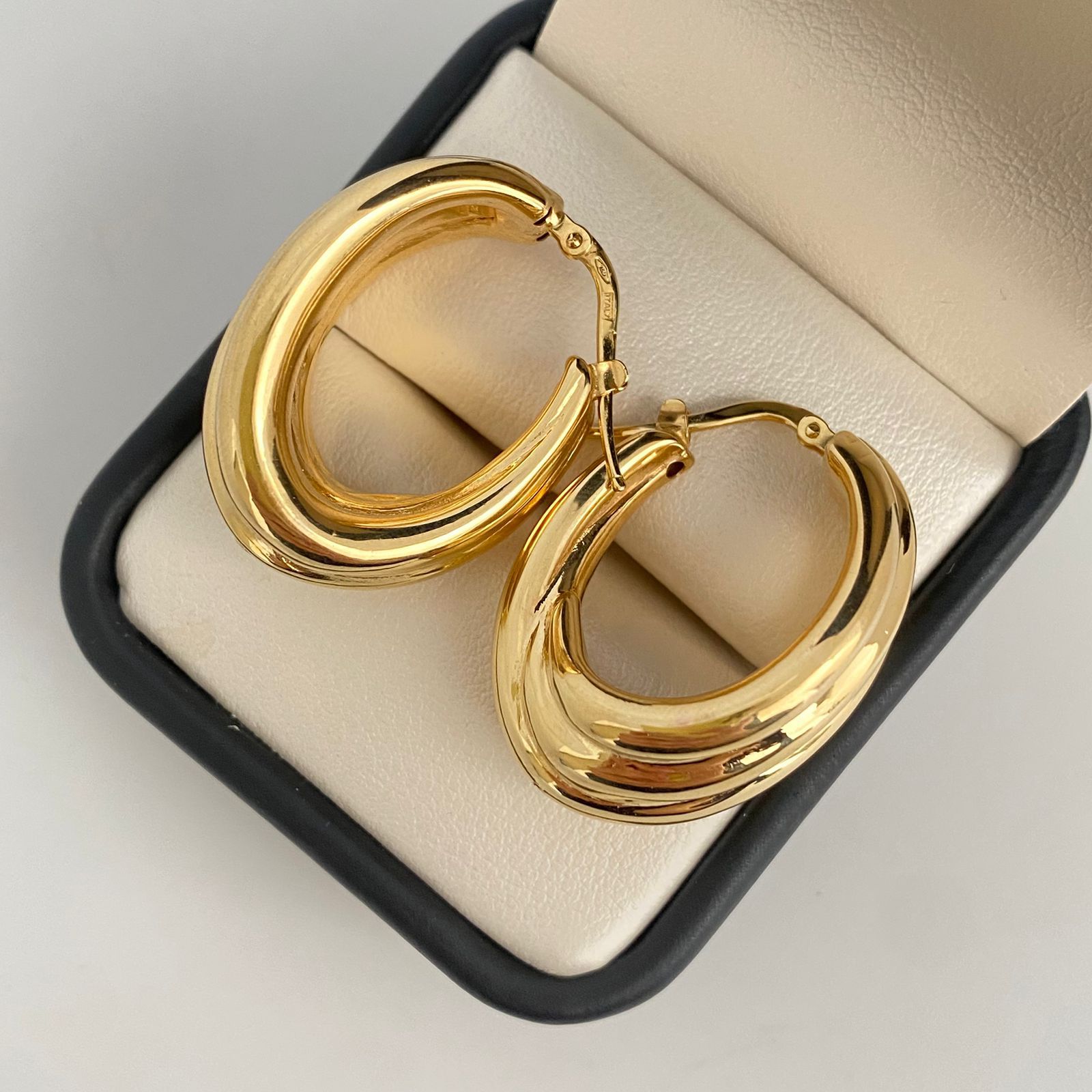 Candonga It tipo gota grabado relieve triple (Joya) Oro amarillo 18k 7,0 Gr / 3,0 Cm