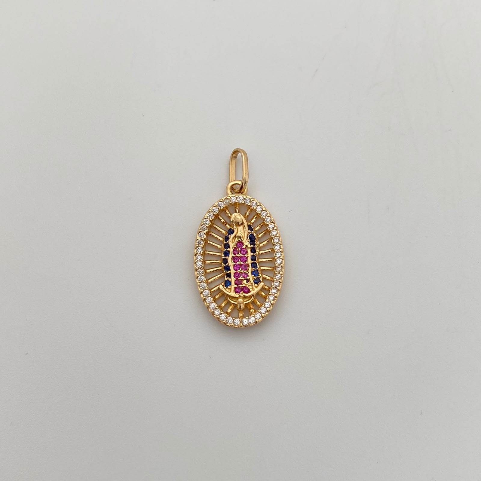 Dije Virgen de Guadalupe Casting Oro amarillo 18k 2,85 Gr / 13,3 mm / 2,8 Cm