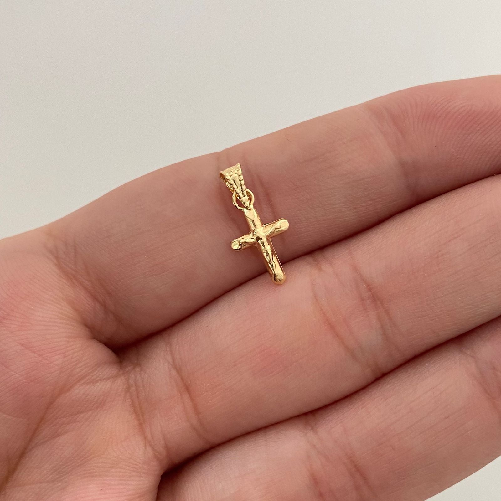 Dije Cristo Oro amarillo 18k 0,25 Gr / 7,4 mm / 1,5 Cm