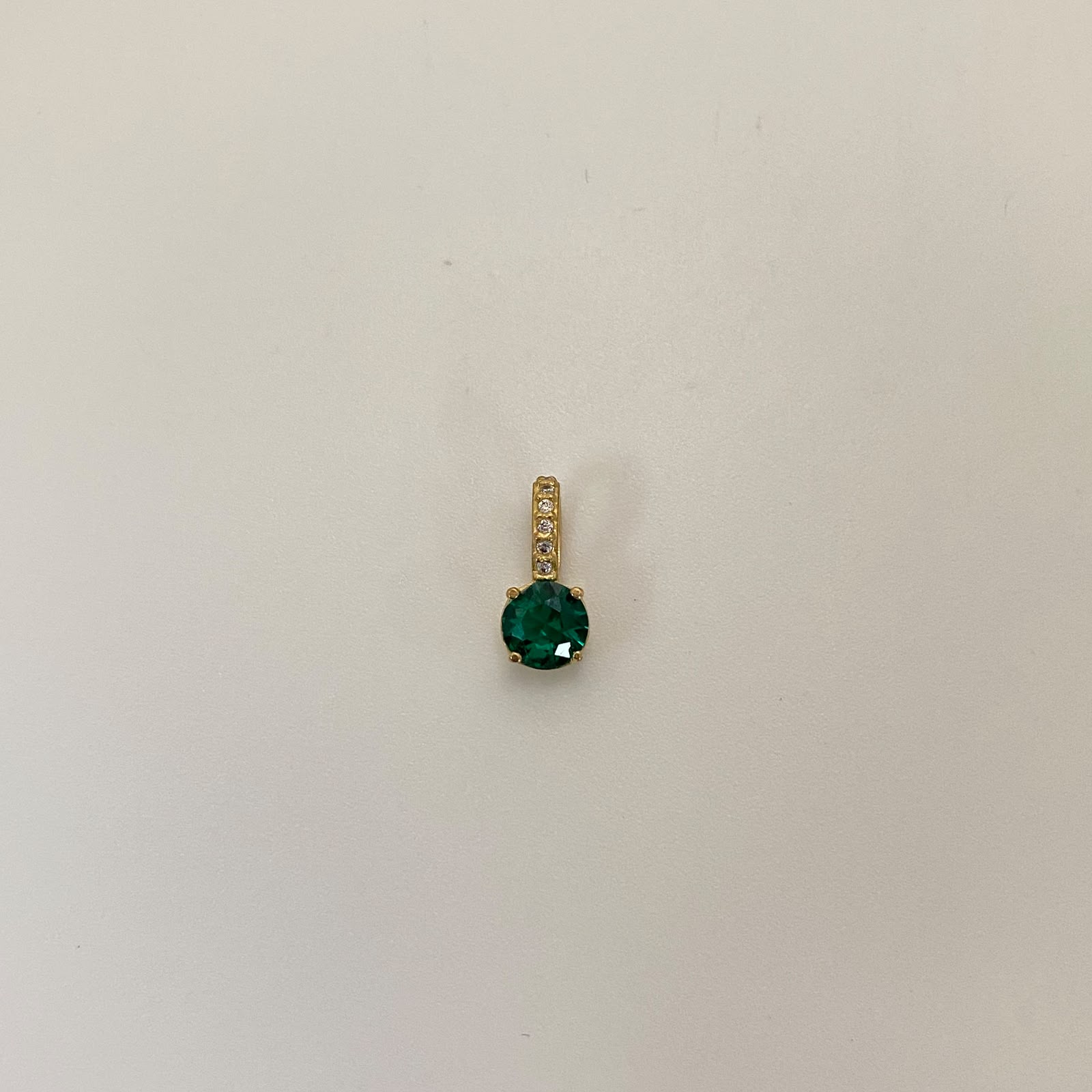 Dije Circon Verde Oro amarillo 18k 0,85 Gr / 5,5 mm / 1,1 Cm