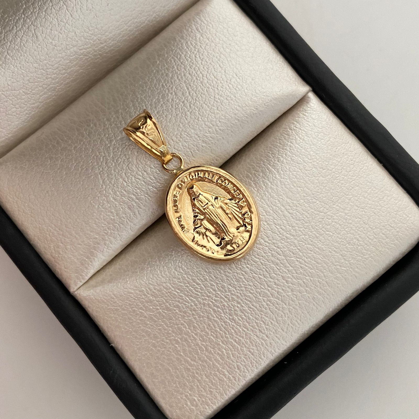 Dije Virgen Milagrosa Oro amarillo 18k 0,9 Gr / 11,5 mm / 2,3 Cm