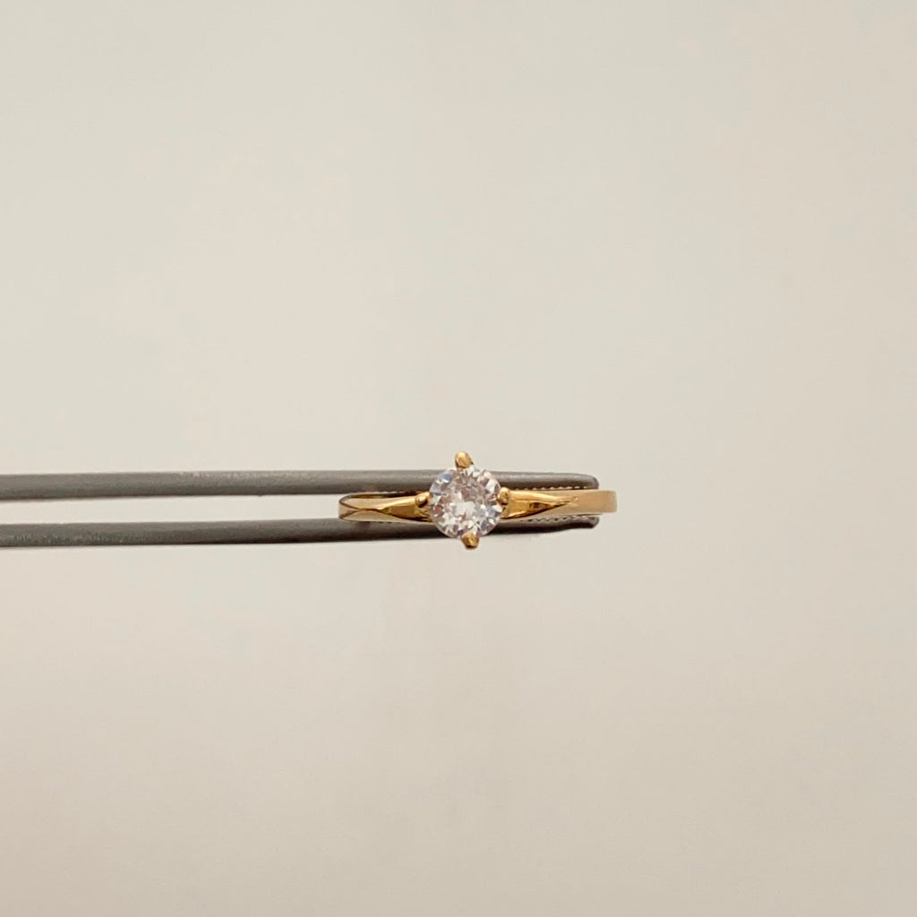 Anillo Solitario Oro amarillo 18k / Talla 6 / 1,65 Gr / 2,2 mm