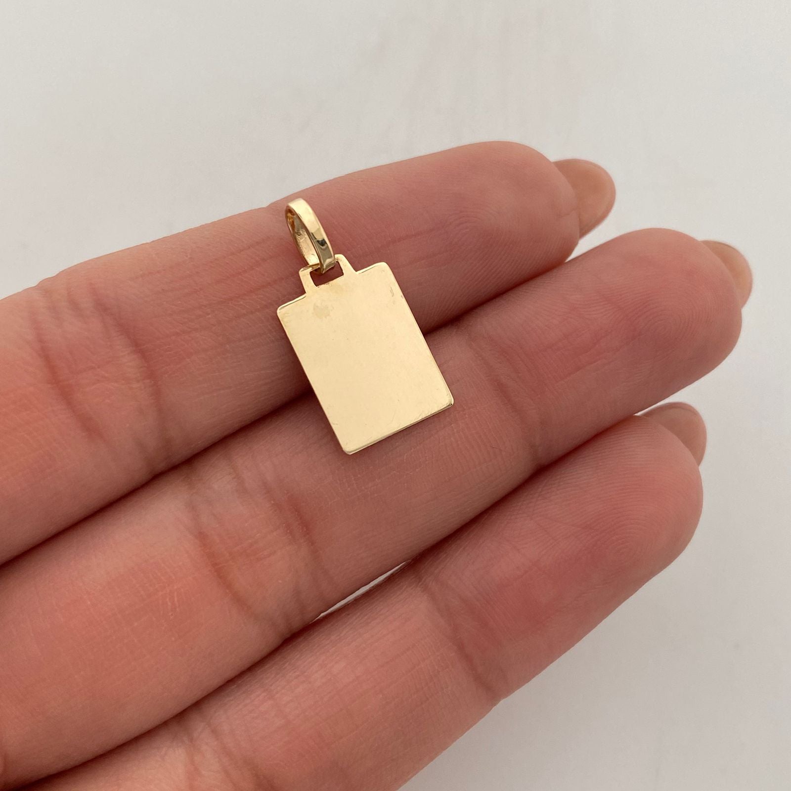 Dije Placa Cuadrada Oro amarillo 18k 0,75 Gr / 9,9 mm / 1,9 Cm