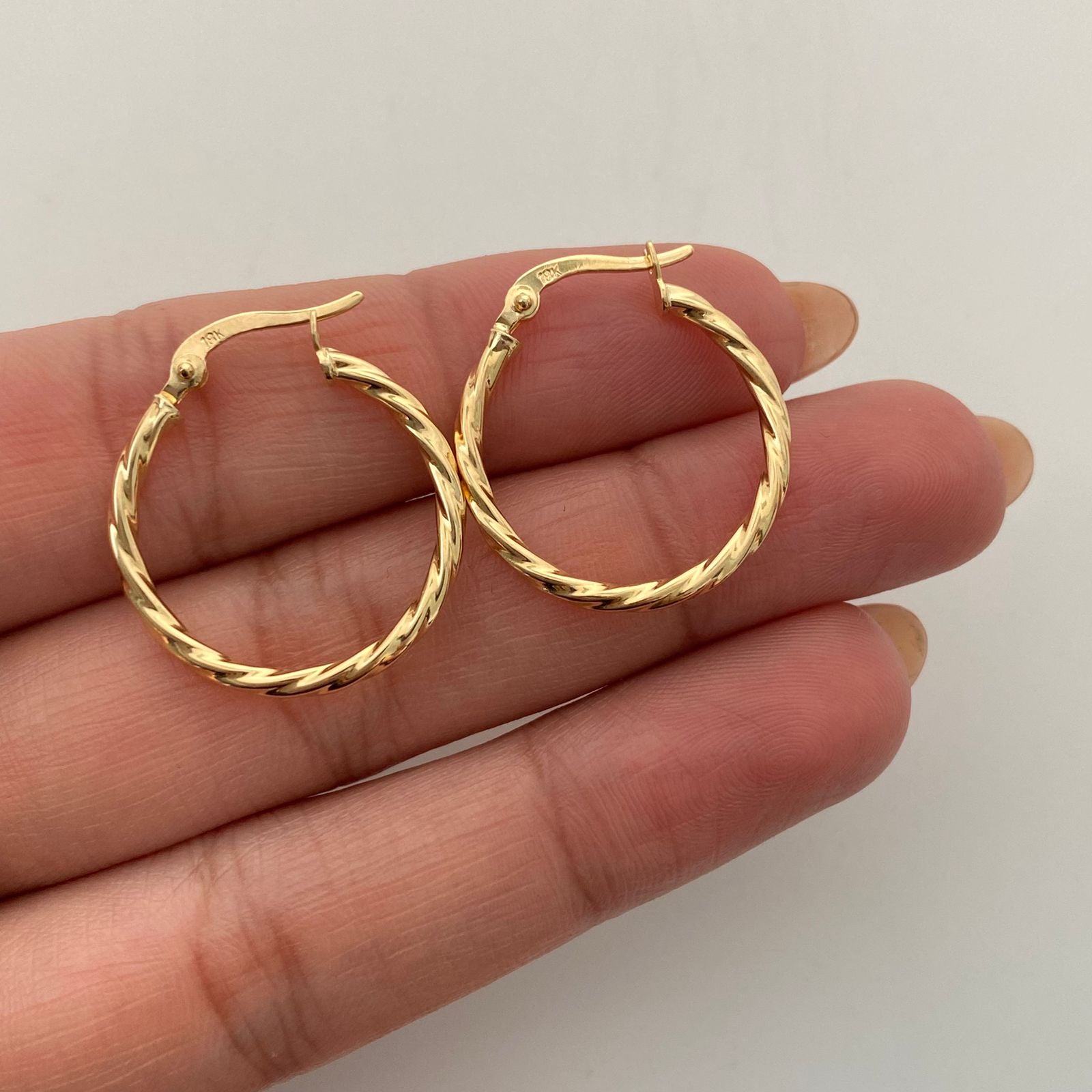 Candonga Entorchada Oro amarillo 18k 1,55 Gr / 2,4 Cm