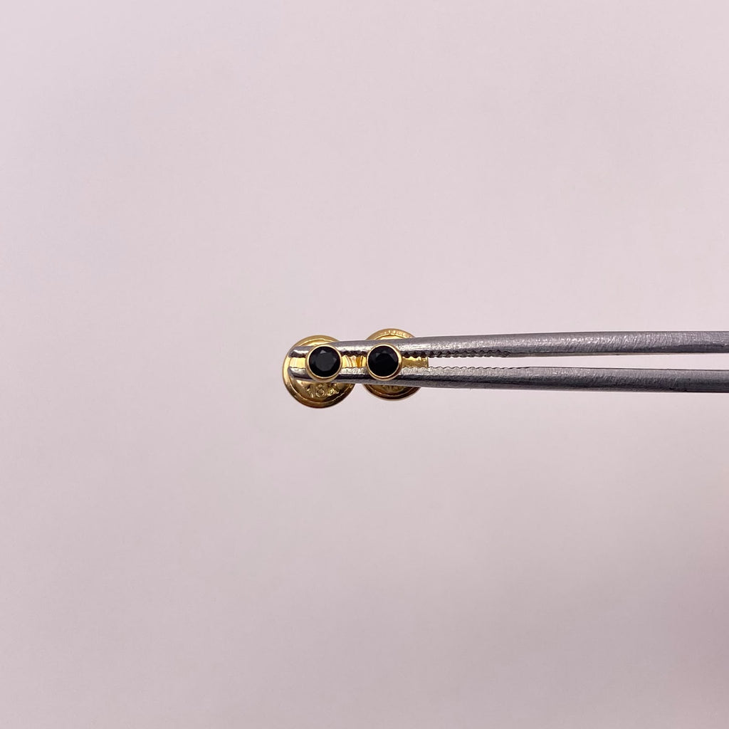 Topos Circones negros Oro amarillo 18k 0,35 Gr / 2,5 mm
