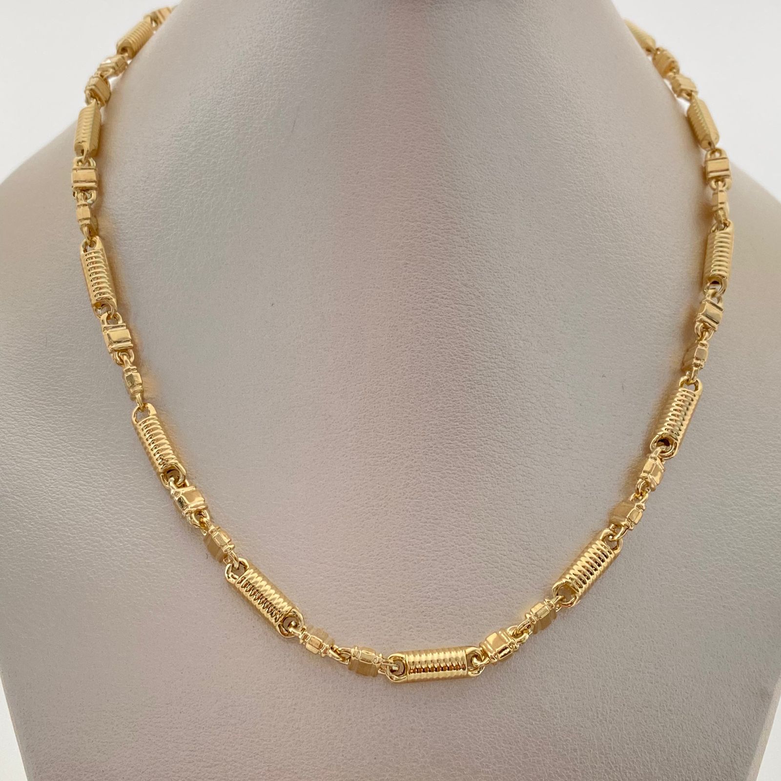 Cadena Rustica Oro amarillo 18k +1 / 14,55 Gr / 4,4 mm / 60 Cm Broche 0,60