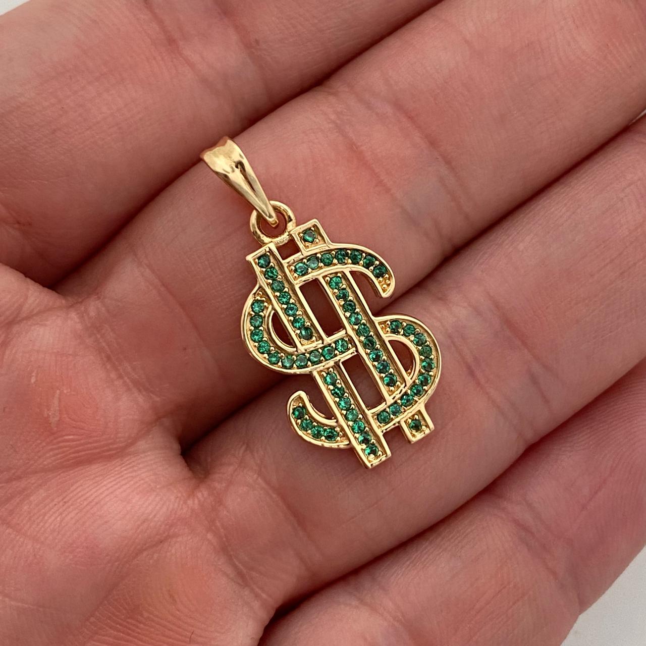Dije signo de pesos con circones verdes  Oro amarillo 18k 2,95 Gr / 12,9 mm / 2,5 Cm
