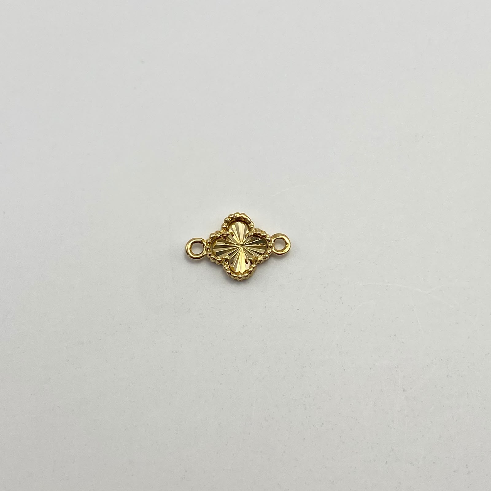 Herraje Mini trebol diamantado Oro amarillo 18k 0,55 Gr / 1,1 Cm