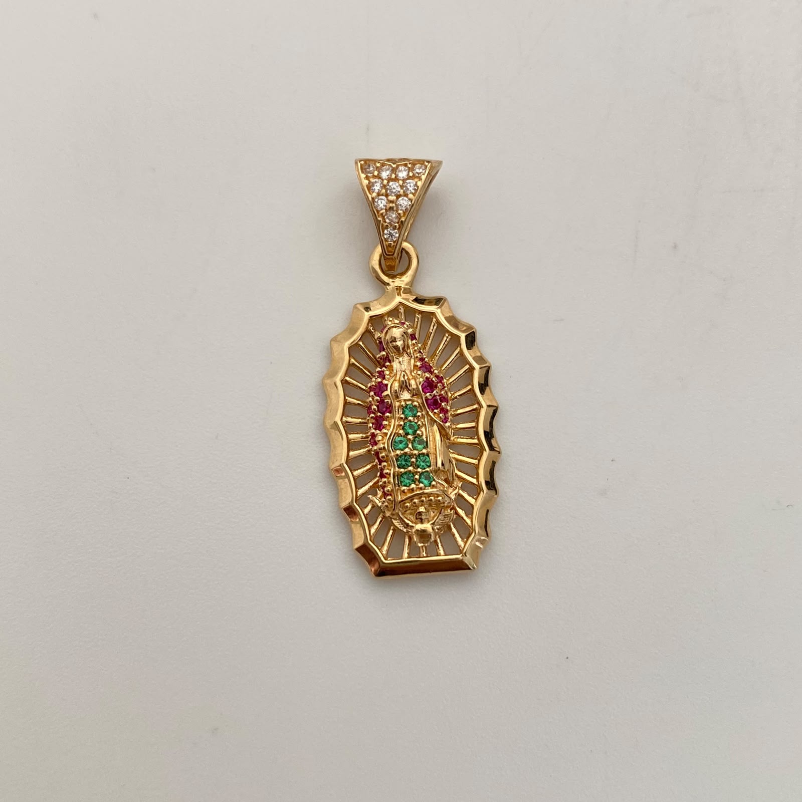 Dije Virgen de Guadalupe Casting Oro amarillo 18k 2,9 Gr / 12,9 mm / 3 Cm