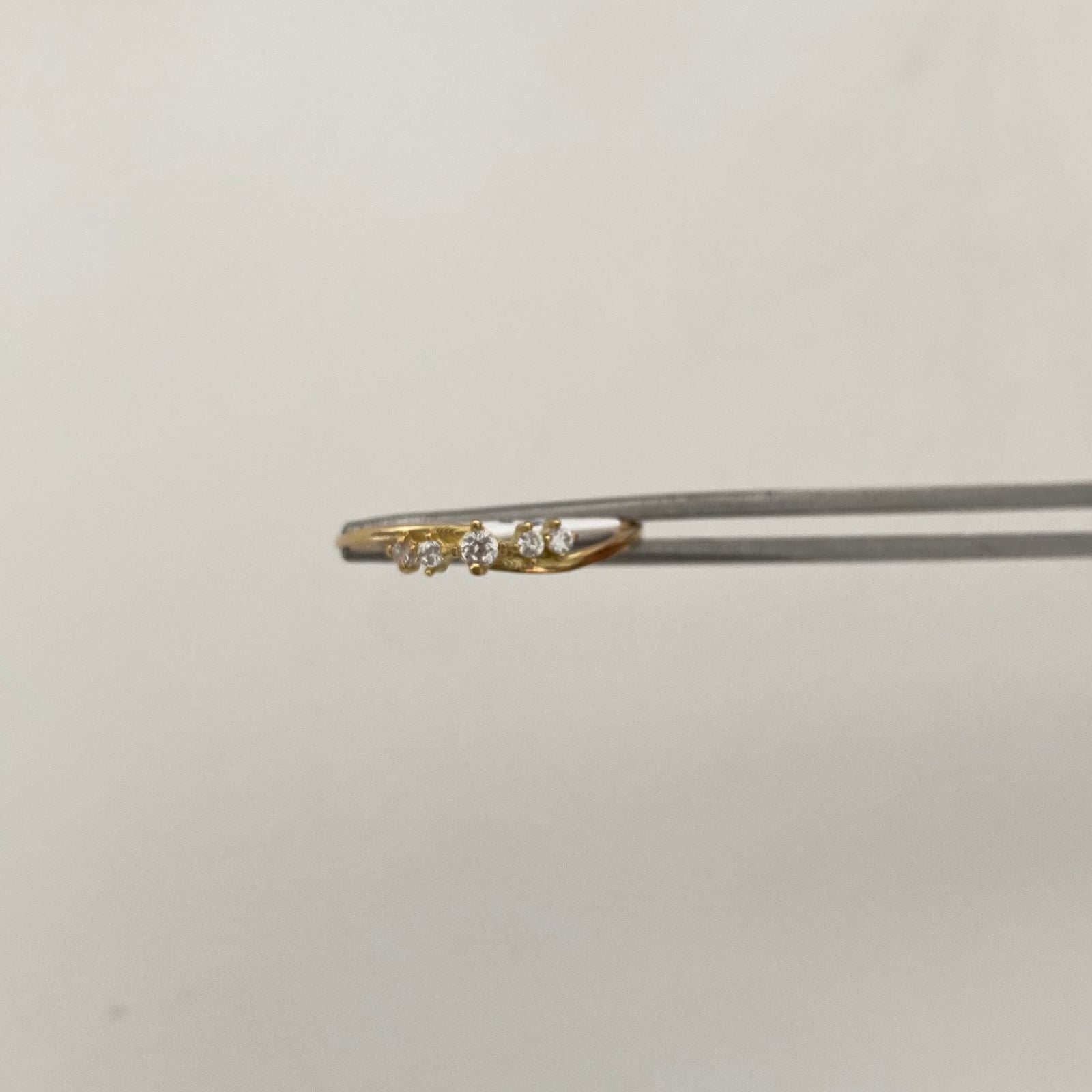 Anillo Solitario Oro amarillo 18k / Talla 6 / 0,7 Gr / 1,2 mm