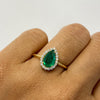 Anillo gota esmeralda 0.86 qt rededor diamantes 0.26qt Oro amarillo / Talla 8 / 3,5 Gr