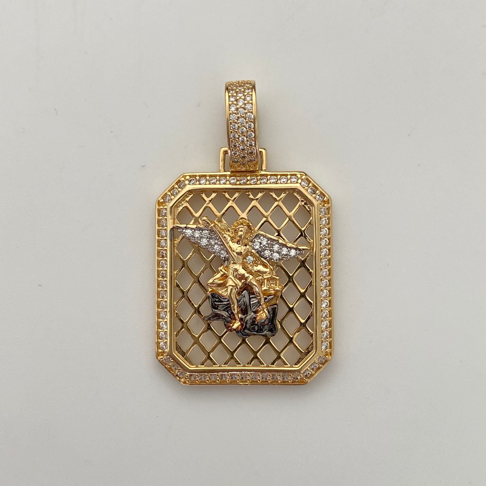 Dije Placa San Miguel Casting Oro amarillo 18k 10,5 Gr / 25,2 mm / 4,1 Cm