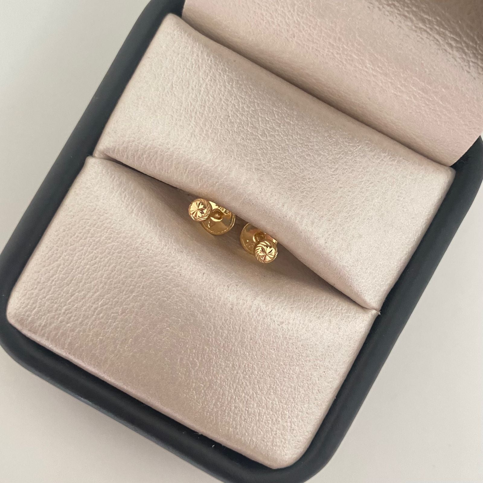 Topos bola diamantada Oro amarillo 18k 0,45 Gr / 3,0 mm