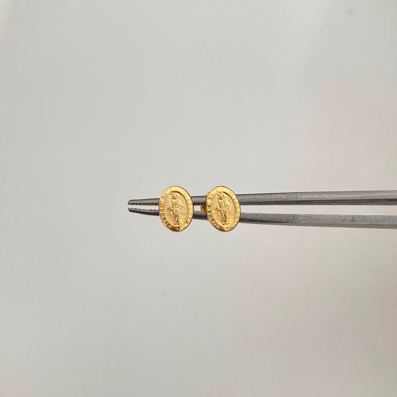 Topos Virgen Milagrosa Oro amarillo 18k 0,6 Gr / 5,5 mm
