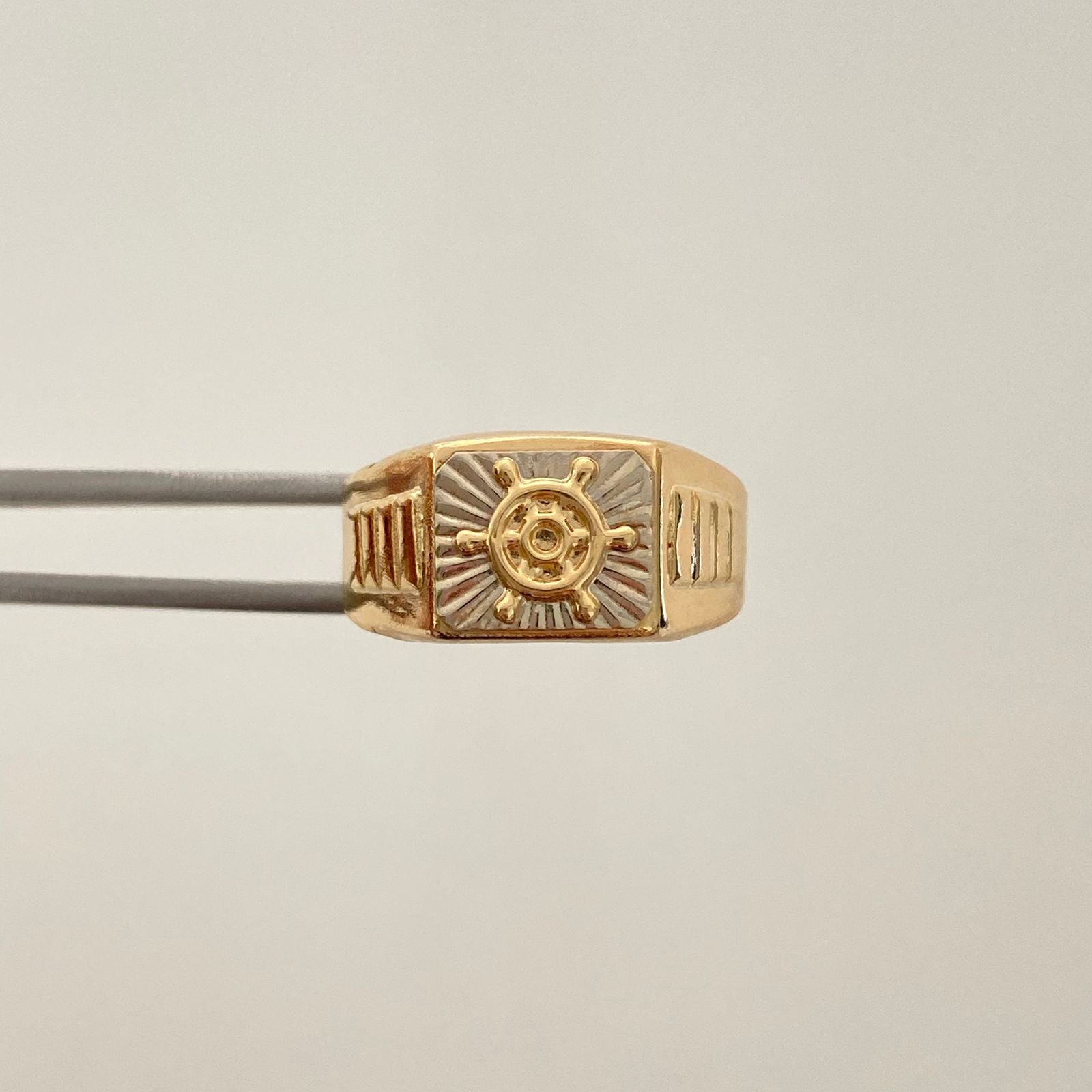 Anillo timon diamantado  Oro amarillo 18k / Talla 8 1/2 / 2,65 Gr