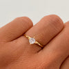 Anillo Solitario Oro amarillo 18k / Talla 6 1/2 / 1,4 Gr / 2 mm