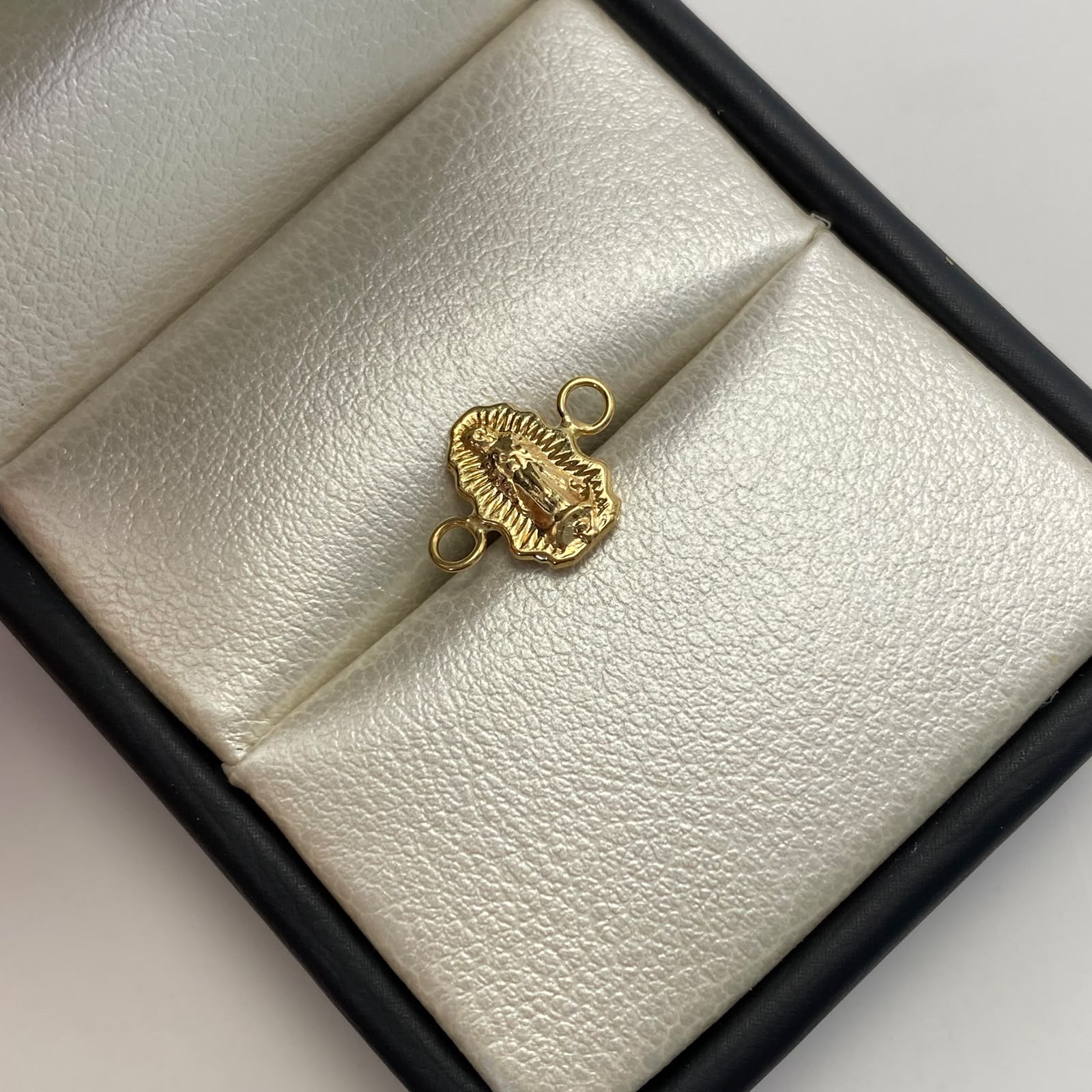 Herraje virgen guadalupe silueta 0,4 Gr / 1 Cm
